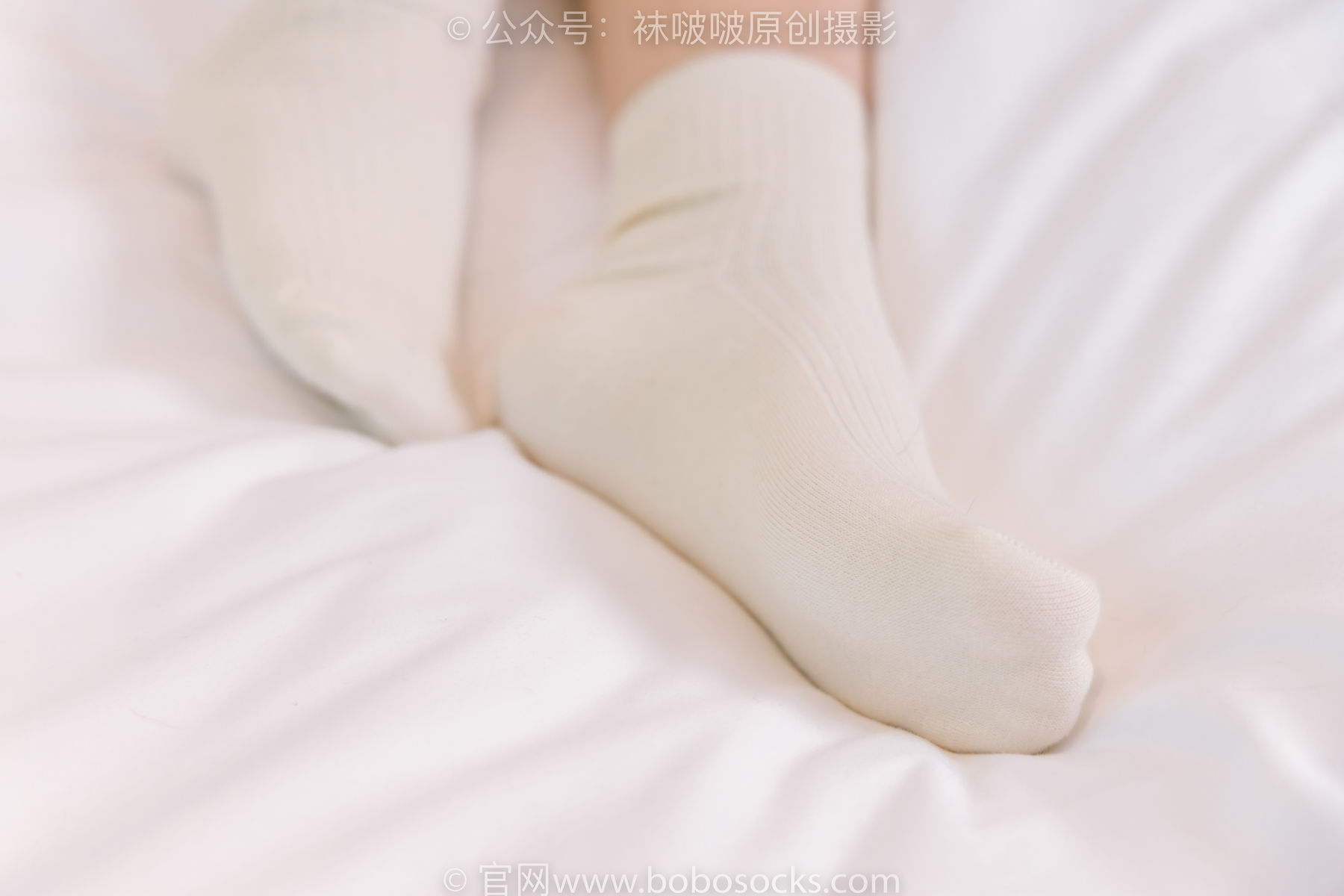 BoBoSocks袜啵啵 No.176 小安-运动鞋、白棉袜、裸足