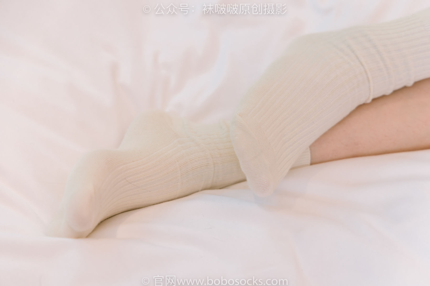 BoBoSocks袜啵啵 No.176 小安-运动鞋、白棉袜、裸足