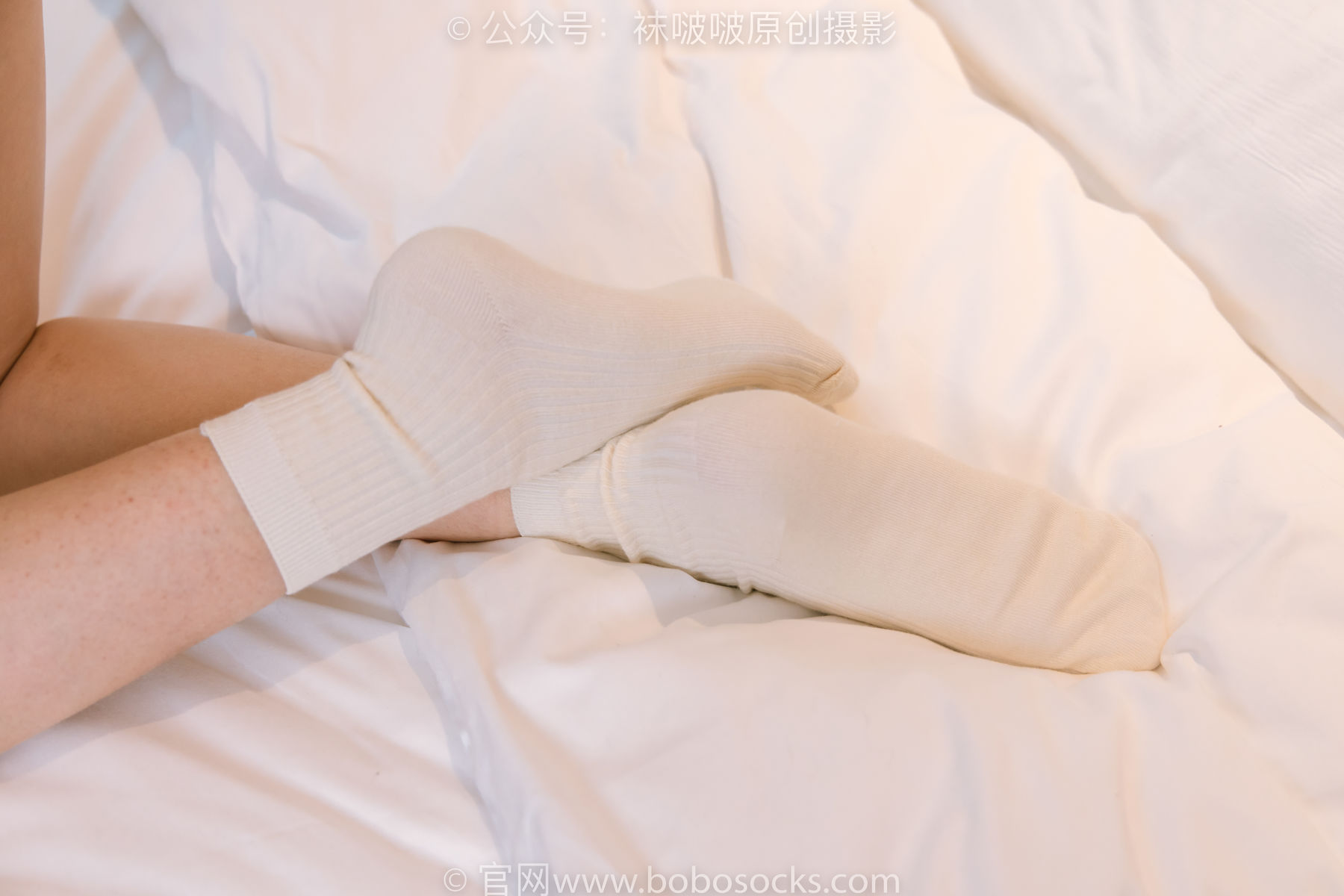 BoBoSocks袜啵啵 No.176 小安-运动鞋、白棉袜、裸足