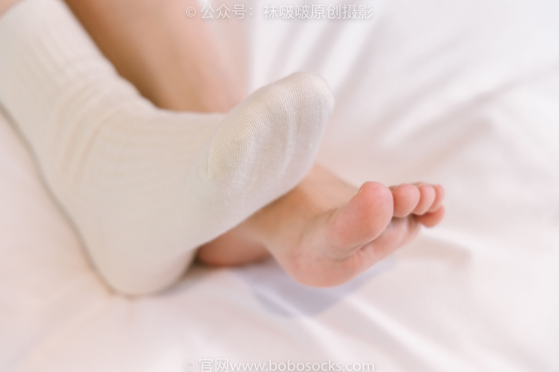 BoBoSocks袜啵啵 No.176 小安-运动鞋、白棉袜、裸足