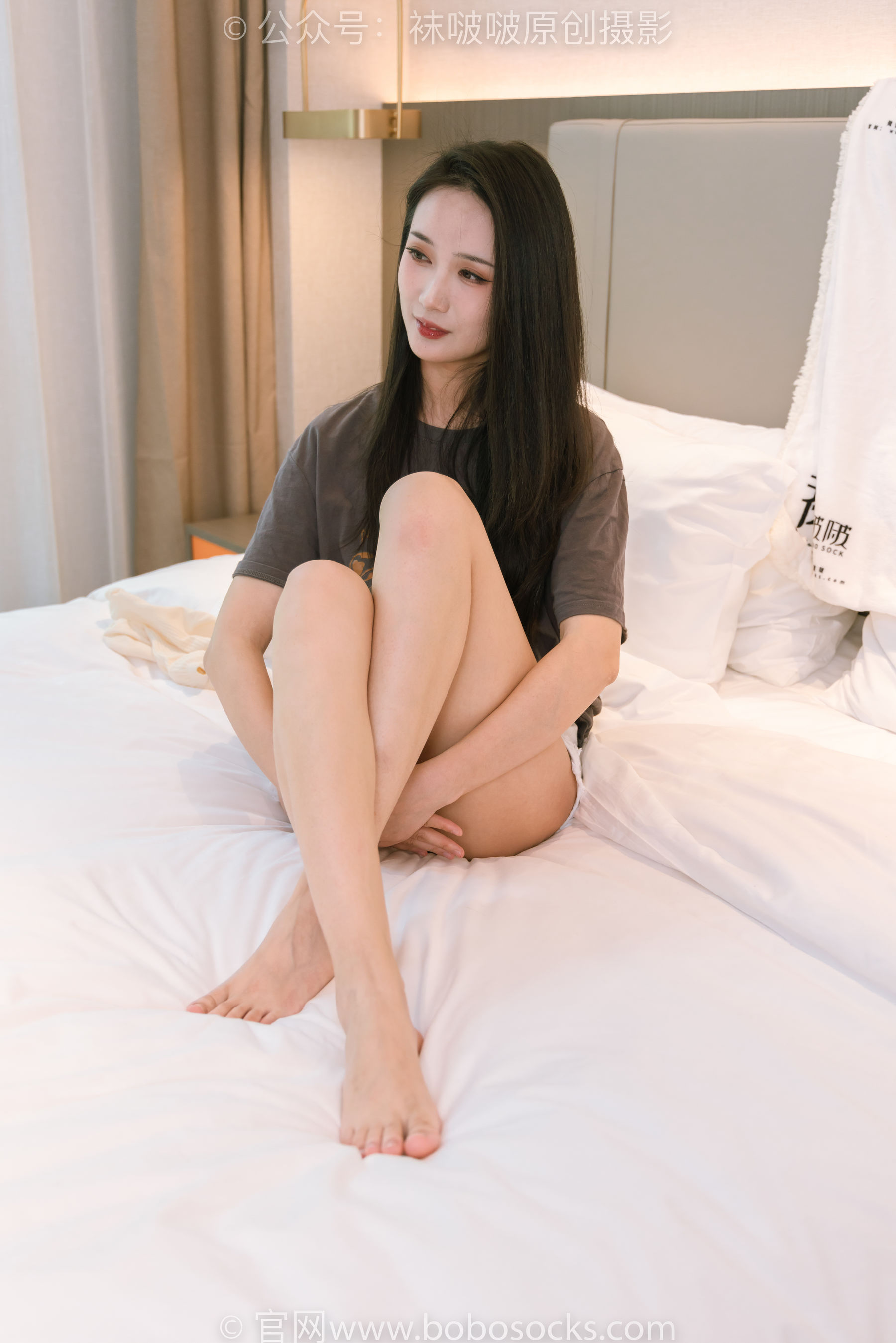 BoBoSocks袜啵啵 No.176 小安-运动鞋、白棉袜、裸足
