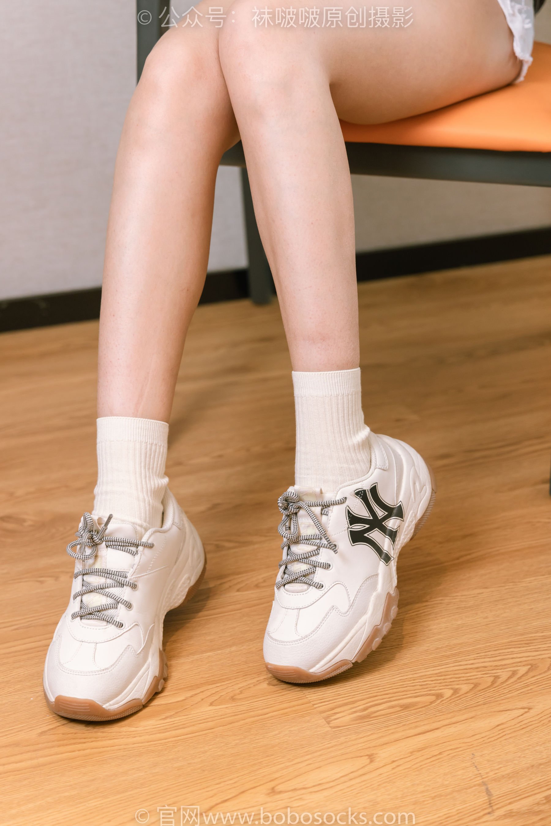 BoBoSocks袜啵啵 No.176 小安-运动鞋、白棉袜、裸足