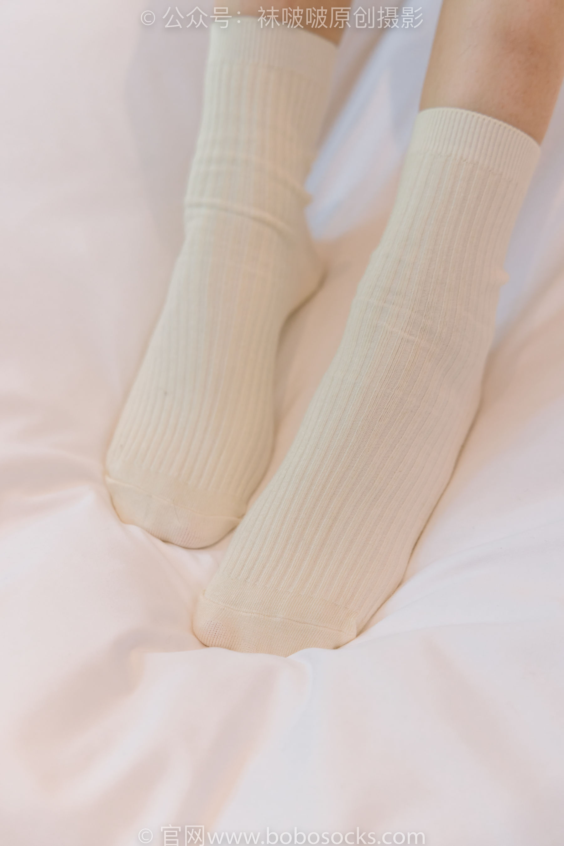 BoBoSocks袜啵啵 No.176 小安-运动鞋、白棉袜、裸足