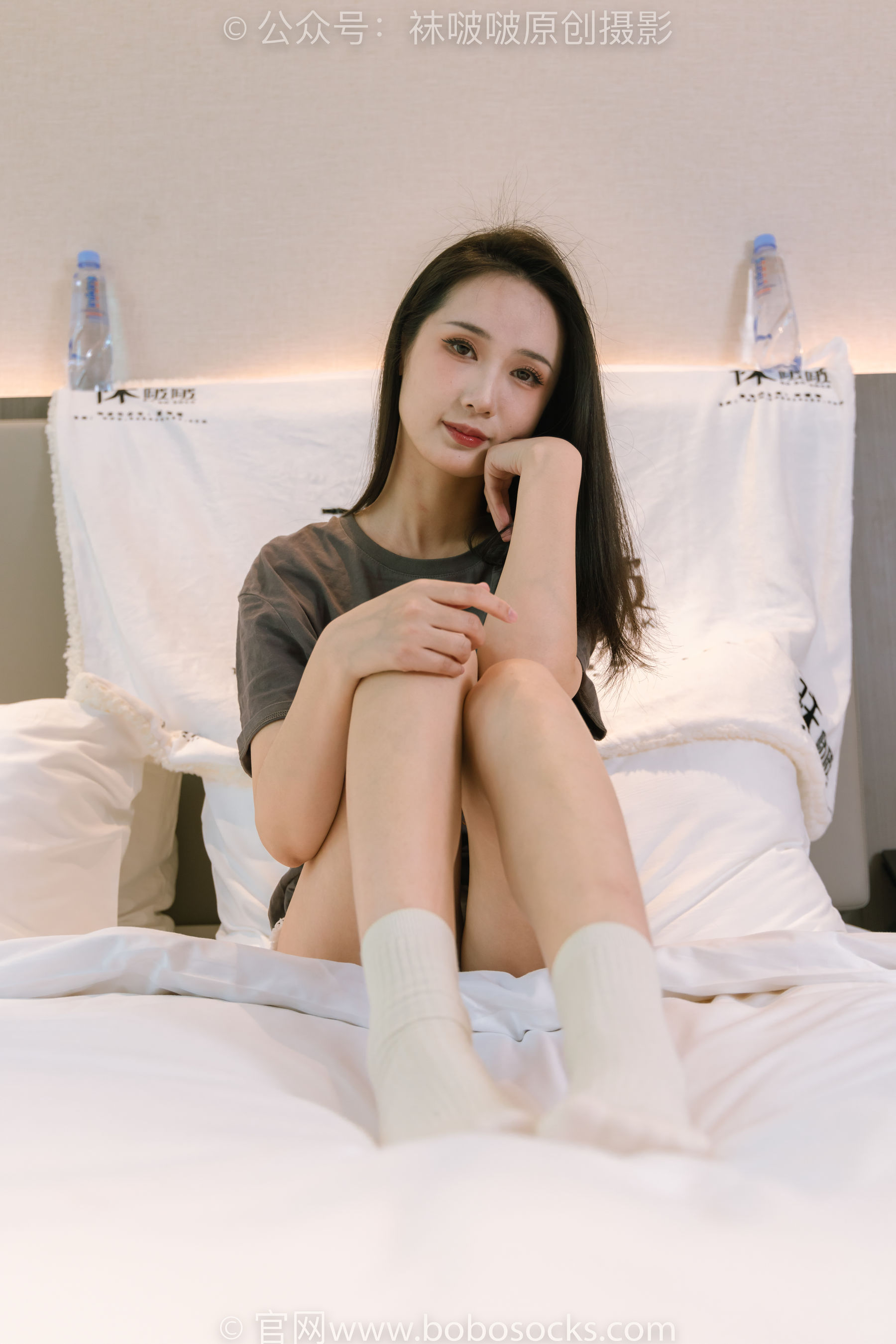 BoBoSocks袜啵啵 No.176 小安-运动鞋、白棉袜、裸足