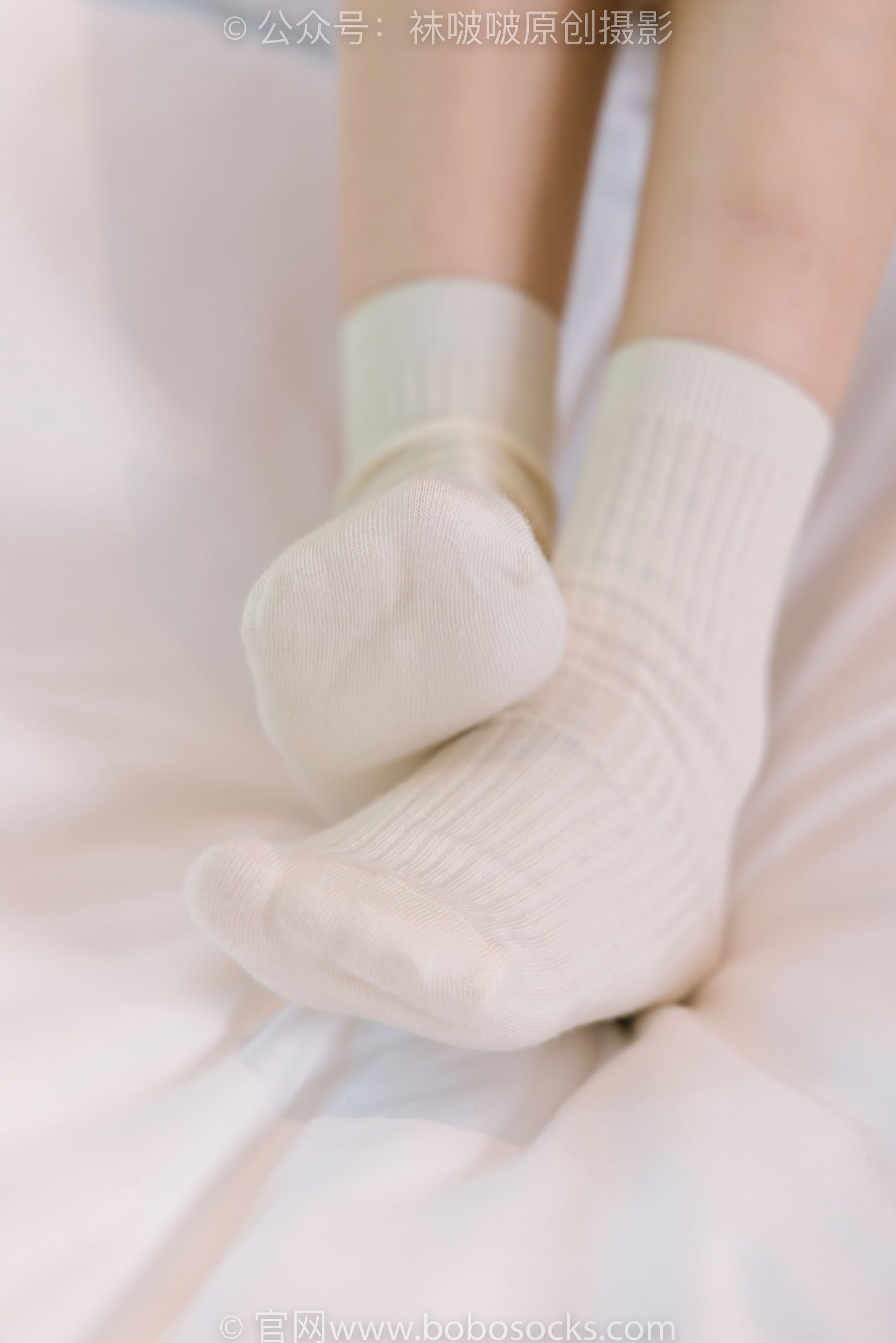 BoBoSocks袜啵啵 No.176 小安-运动鞋、白棉袜、裸足