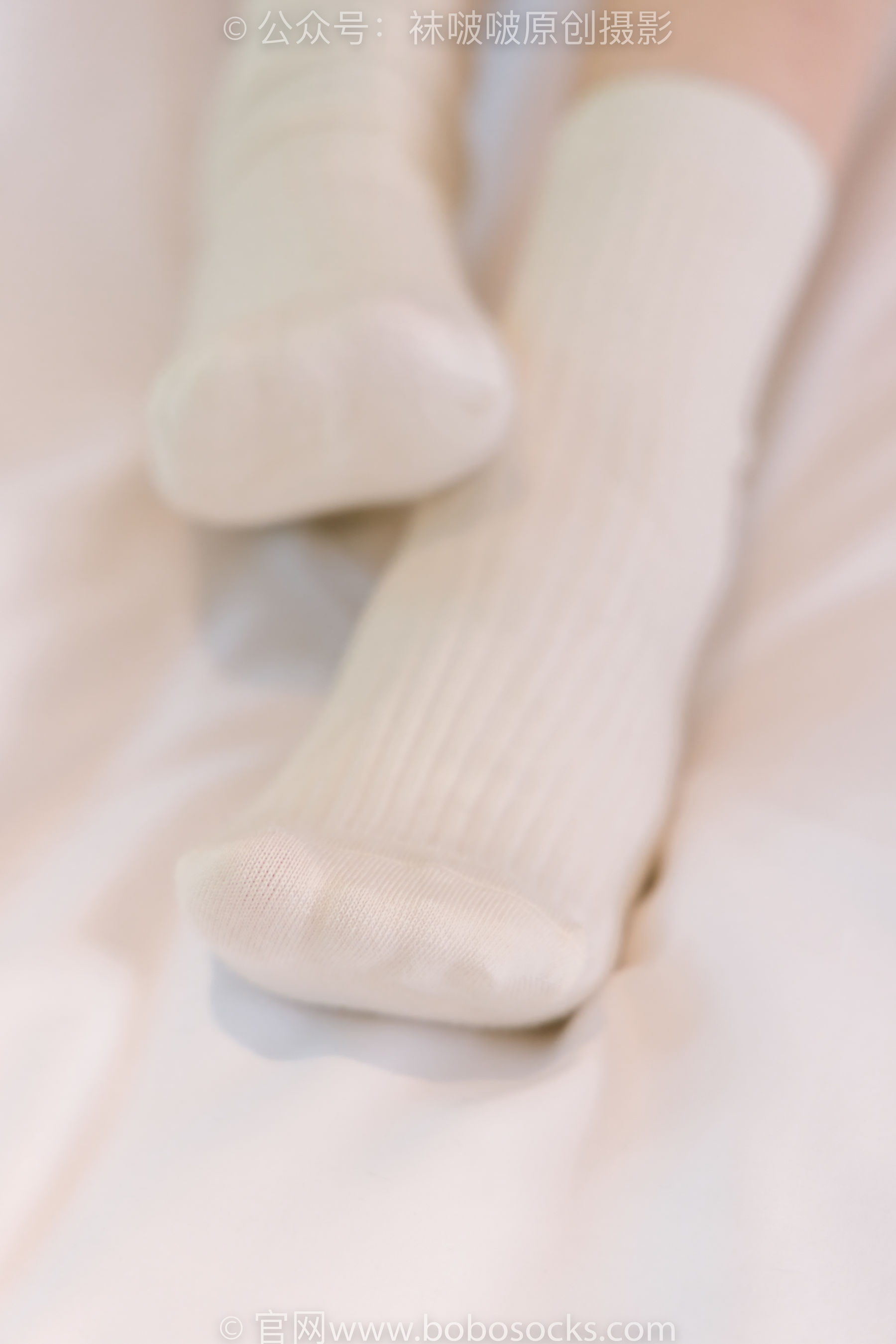 BoBoSocks袜啵啵 No.176 小安-运动鞋、白棉袜、裸足