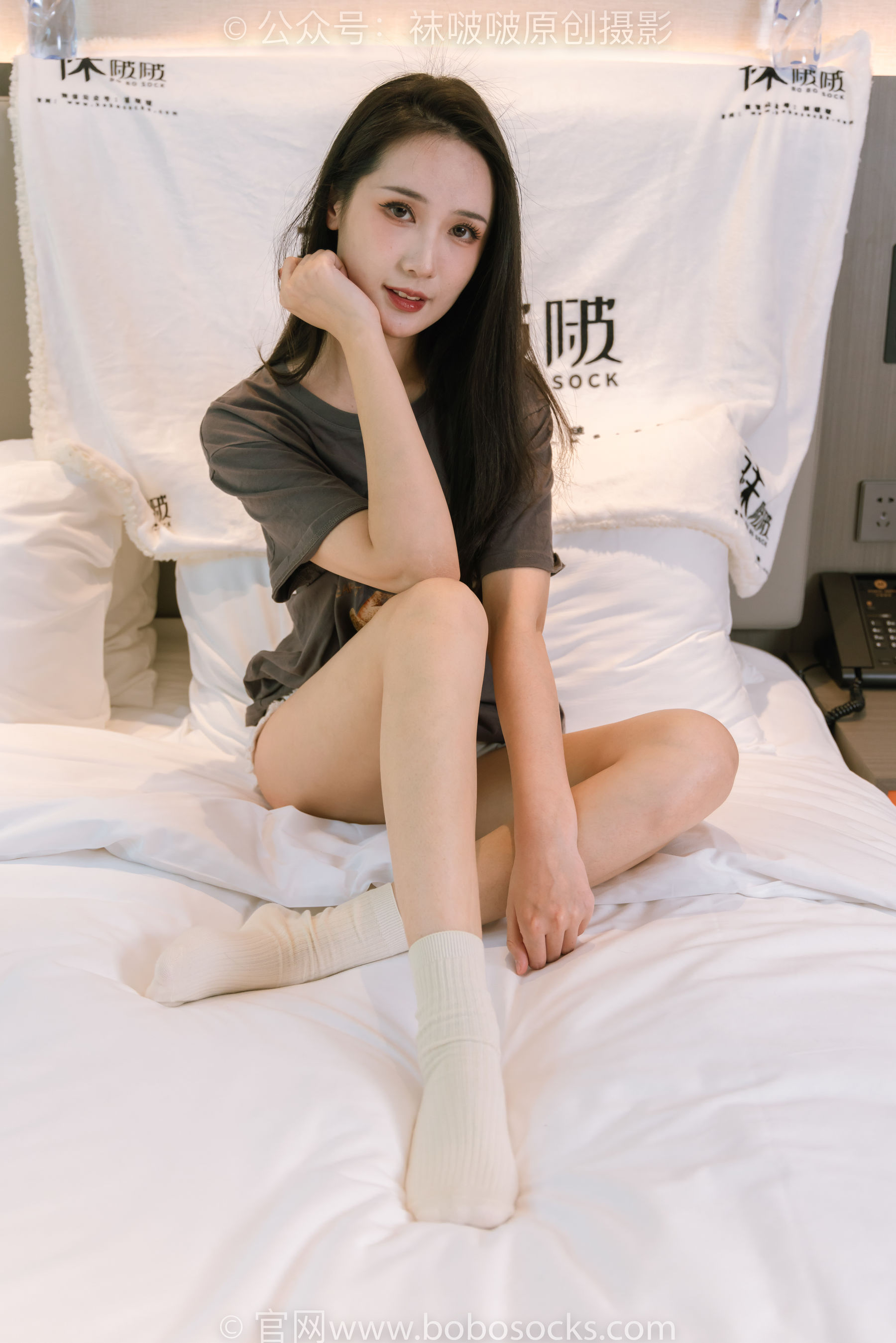 BoBoSocks袜啵啵 No.176 小安-运动鞋、白棉袜、裸足