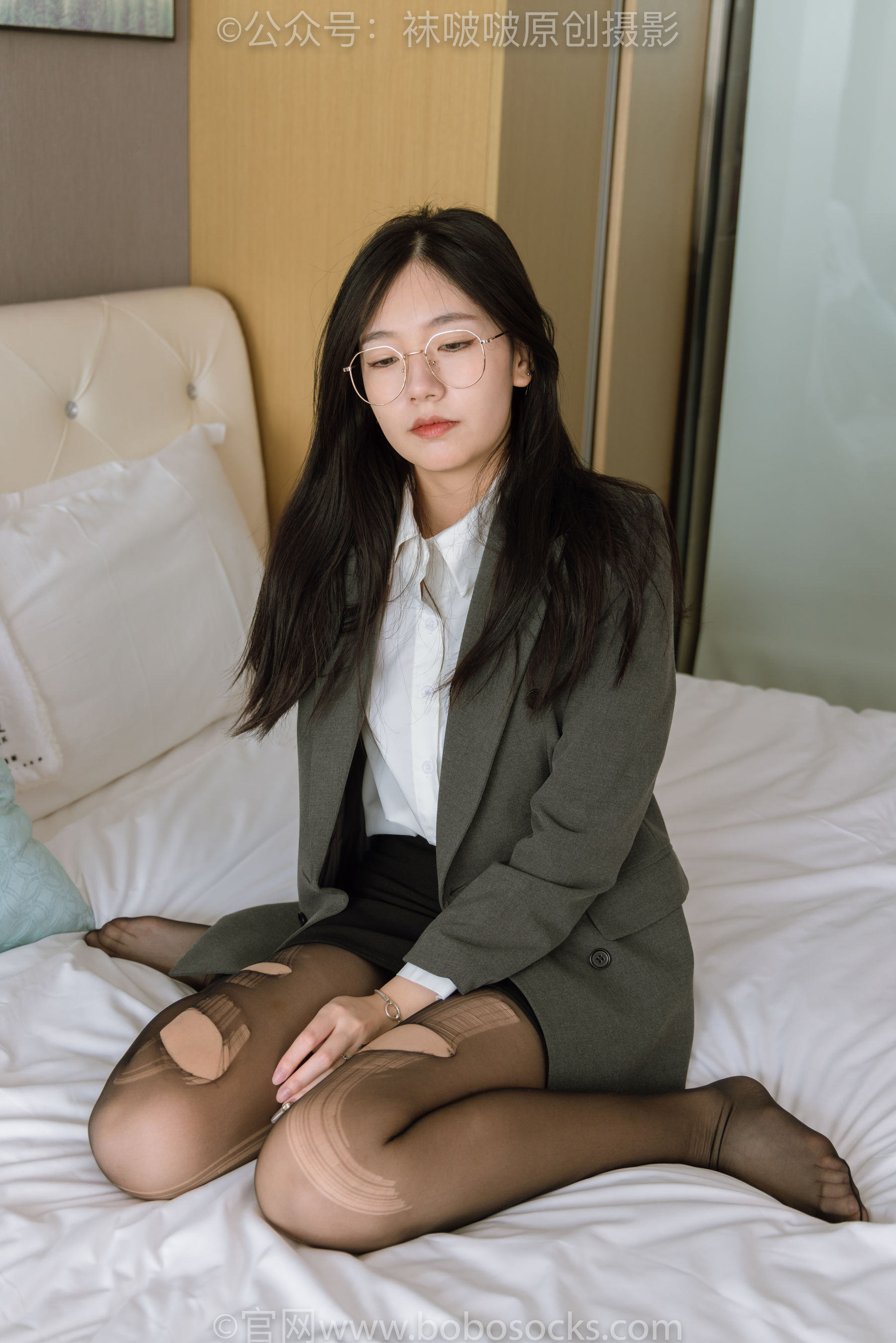 BoBoSocks袜啵啵 No.179 小甜豆-OL制服、高跟鞋、黑丝、撕丝袜剧情