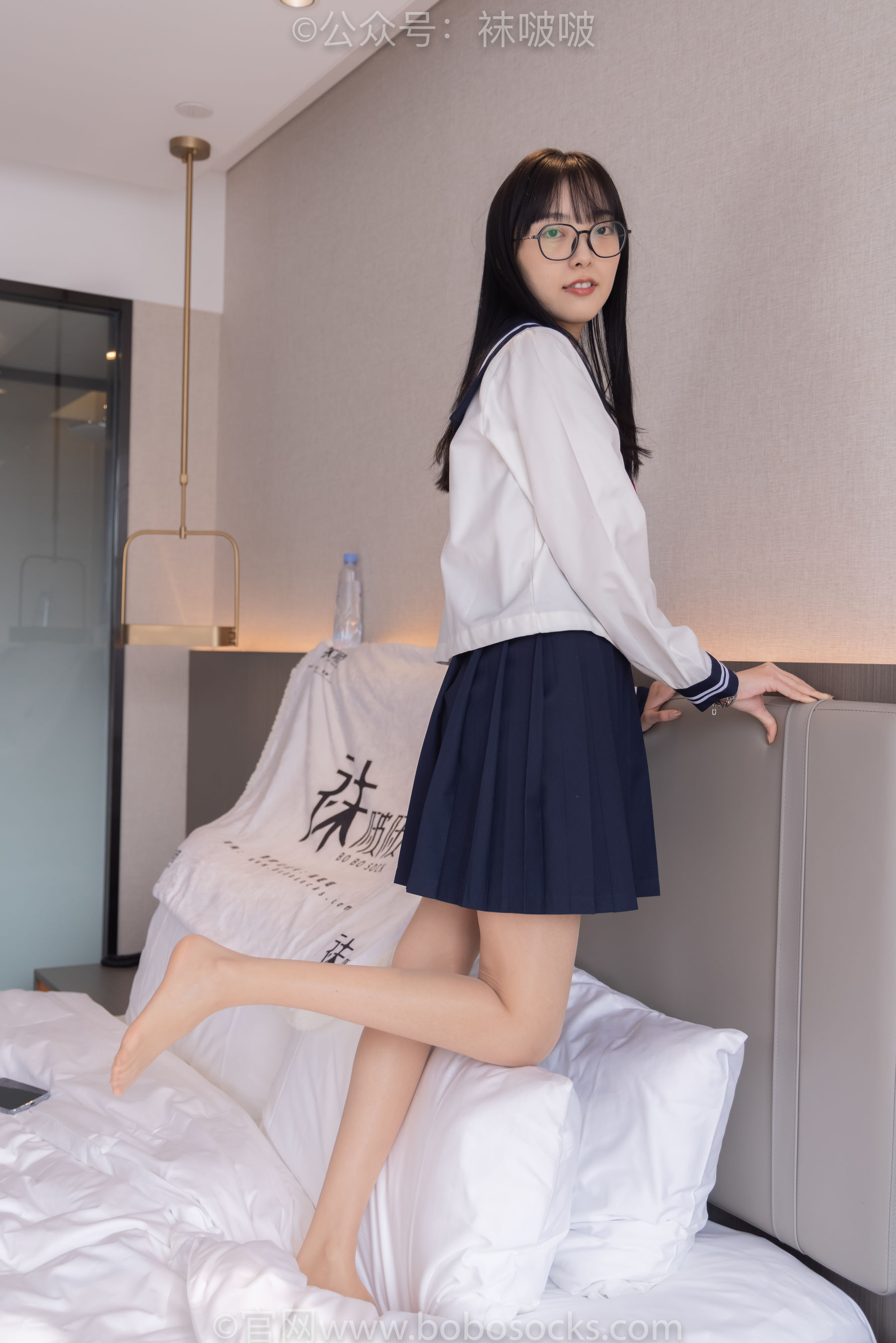 BoBoSocks袜啵啵 积分限定作品005 稚予-JK制服、皮鞋、油亮肉丝、踩蛋糕
