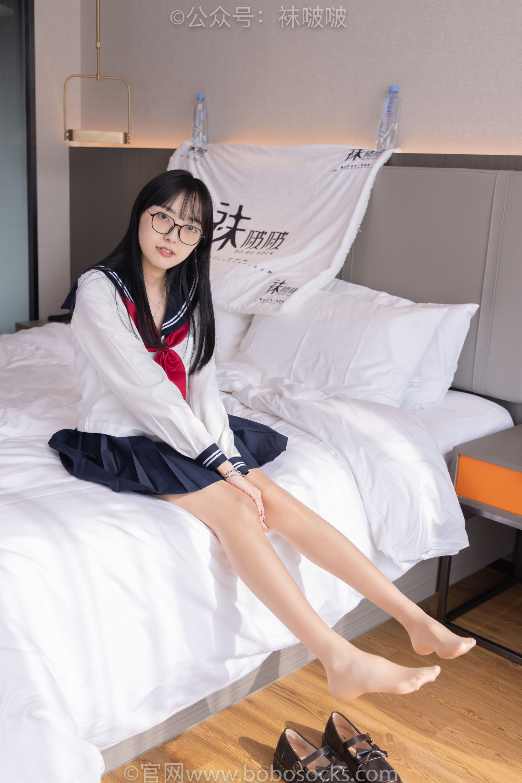 BoBoSocks袜啵啵 积分限定作品005 稚予-JK制服、皮鞋、油亮肉丝、踩蛋糕