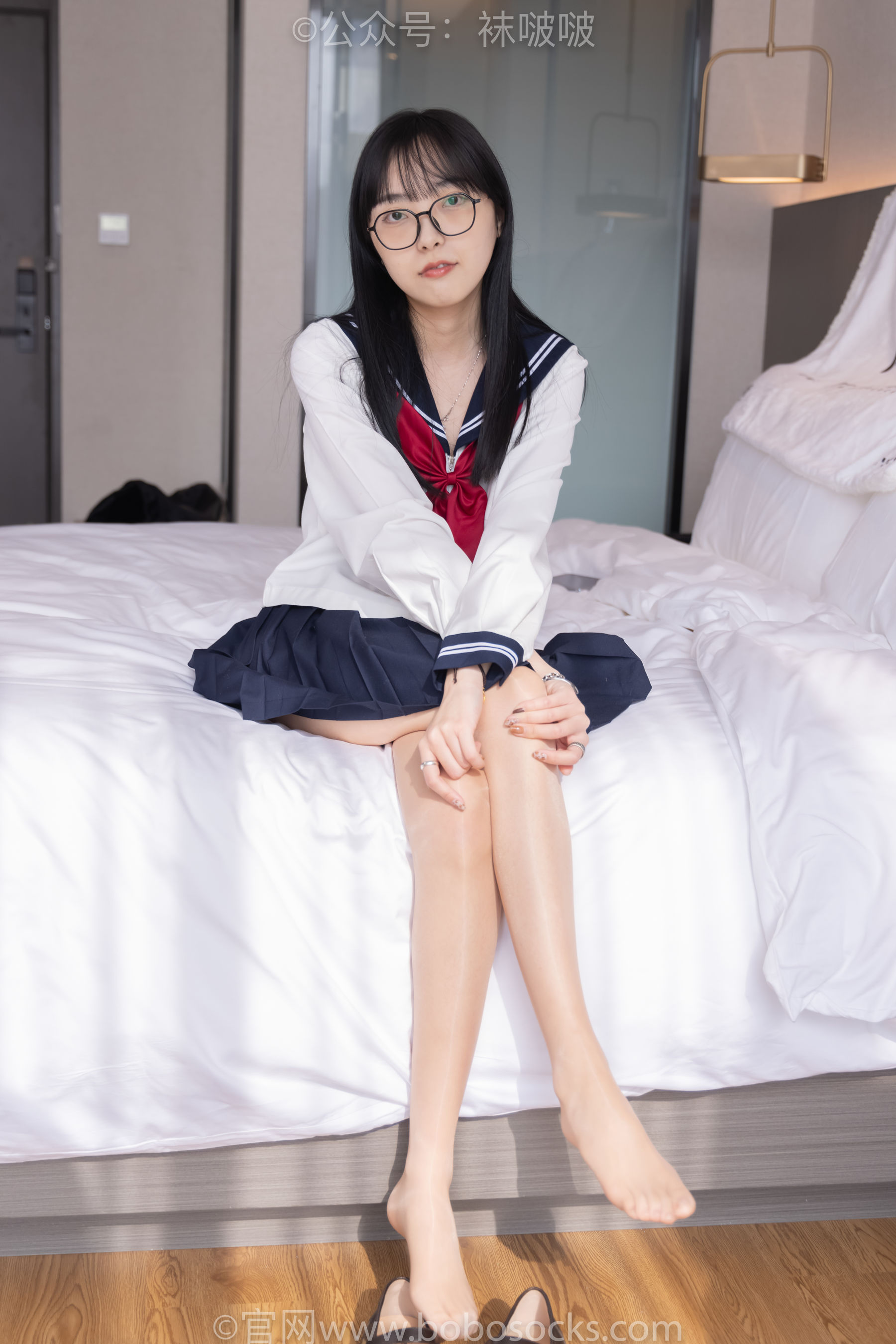 BoBoSocks袜啵啵 积分限定作品005 稚予-JK制服、皮鞋、油亮肉丝、踩蛋糕