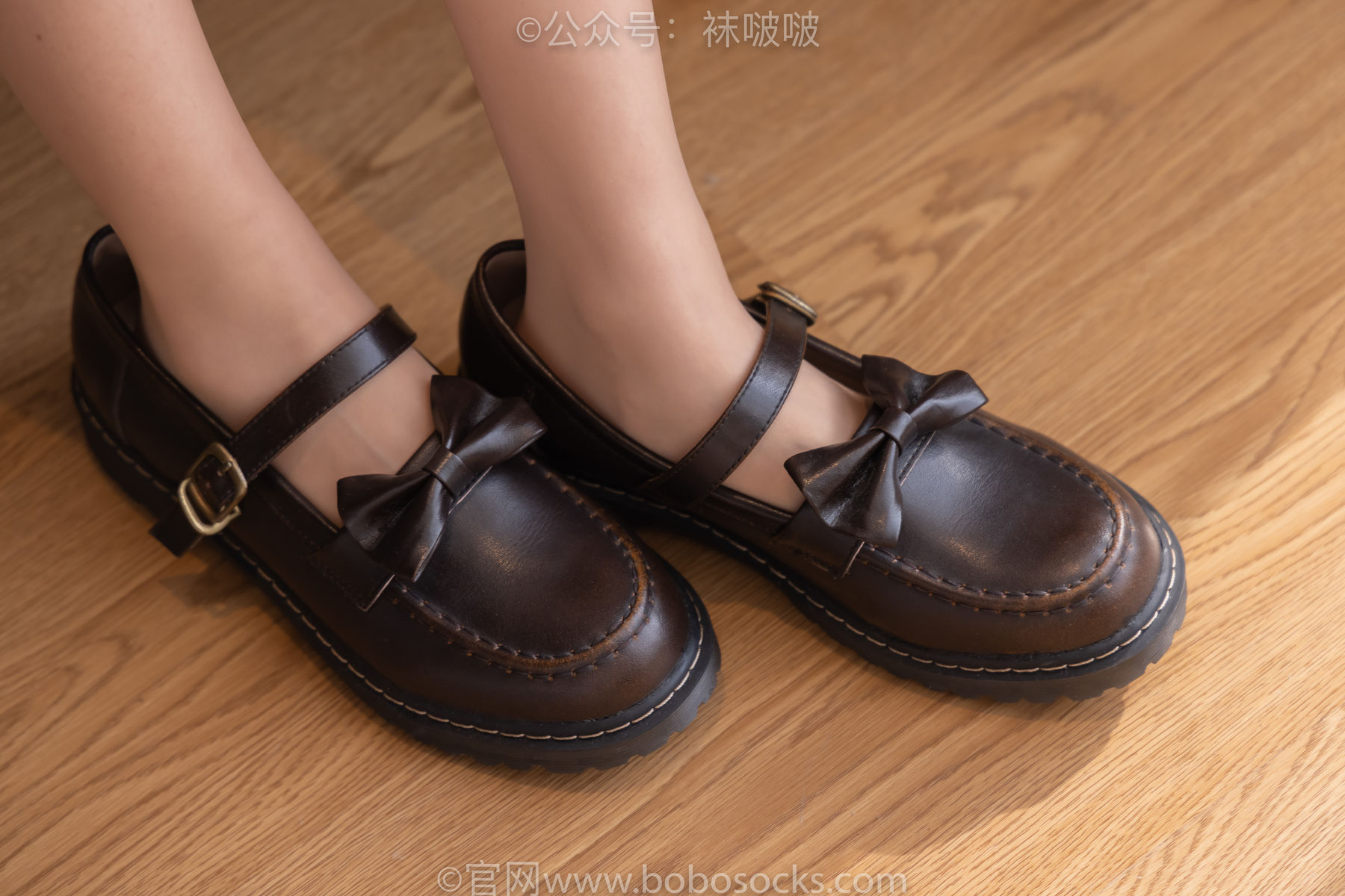 BoBoSocks袜啵啵 积分限定作品005 稚予-JK制服、皮鞋、油亮肉丝、踩蛋糕