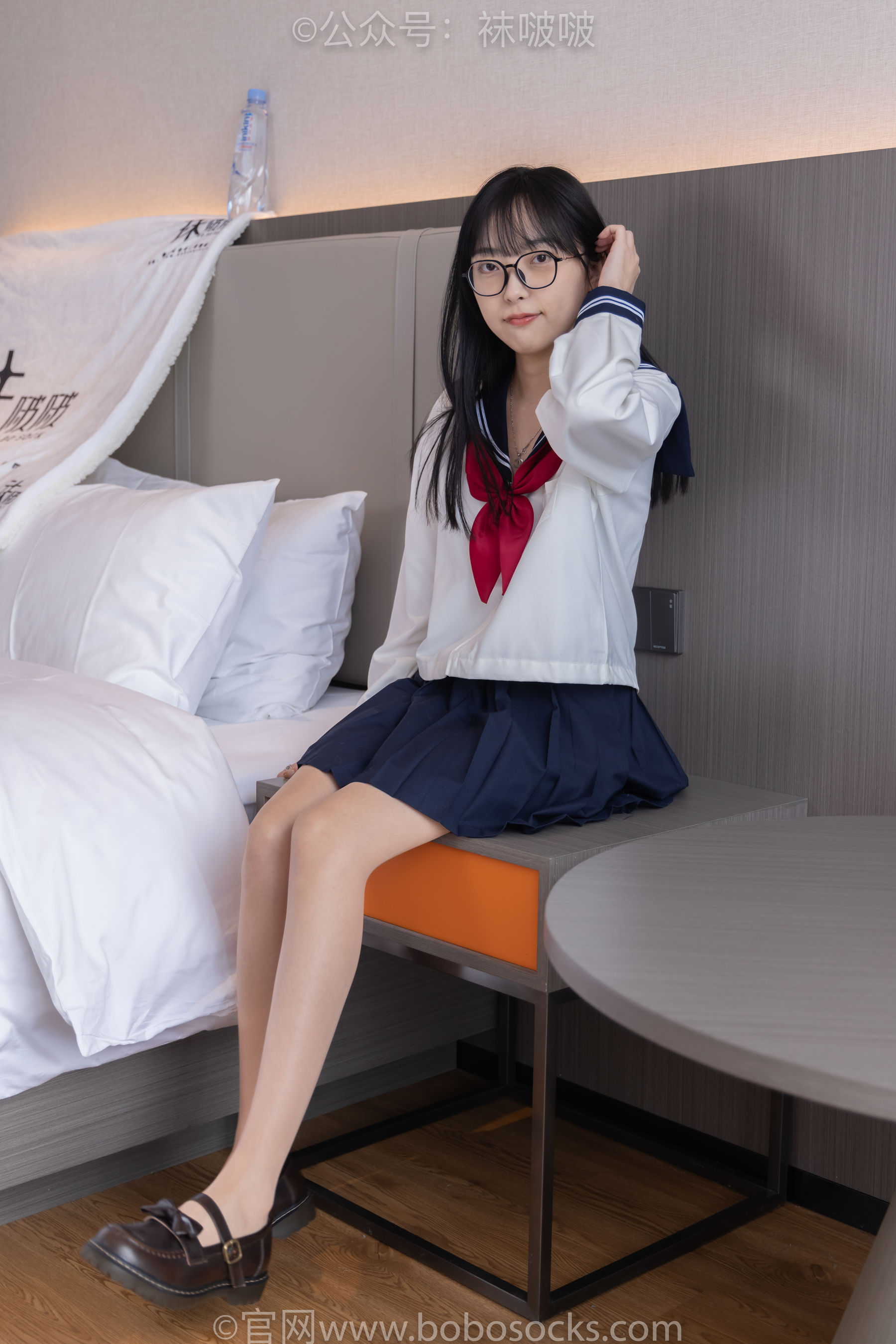 BoBoSocks袜啵啵 积分限定作品005 稚予-JK制服、皮鞋、油亮肉丝、踩蛋糕