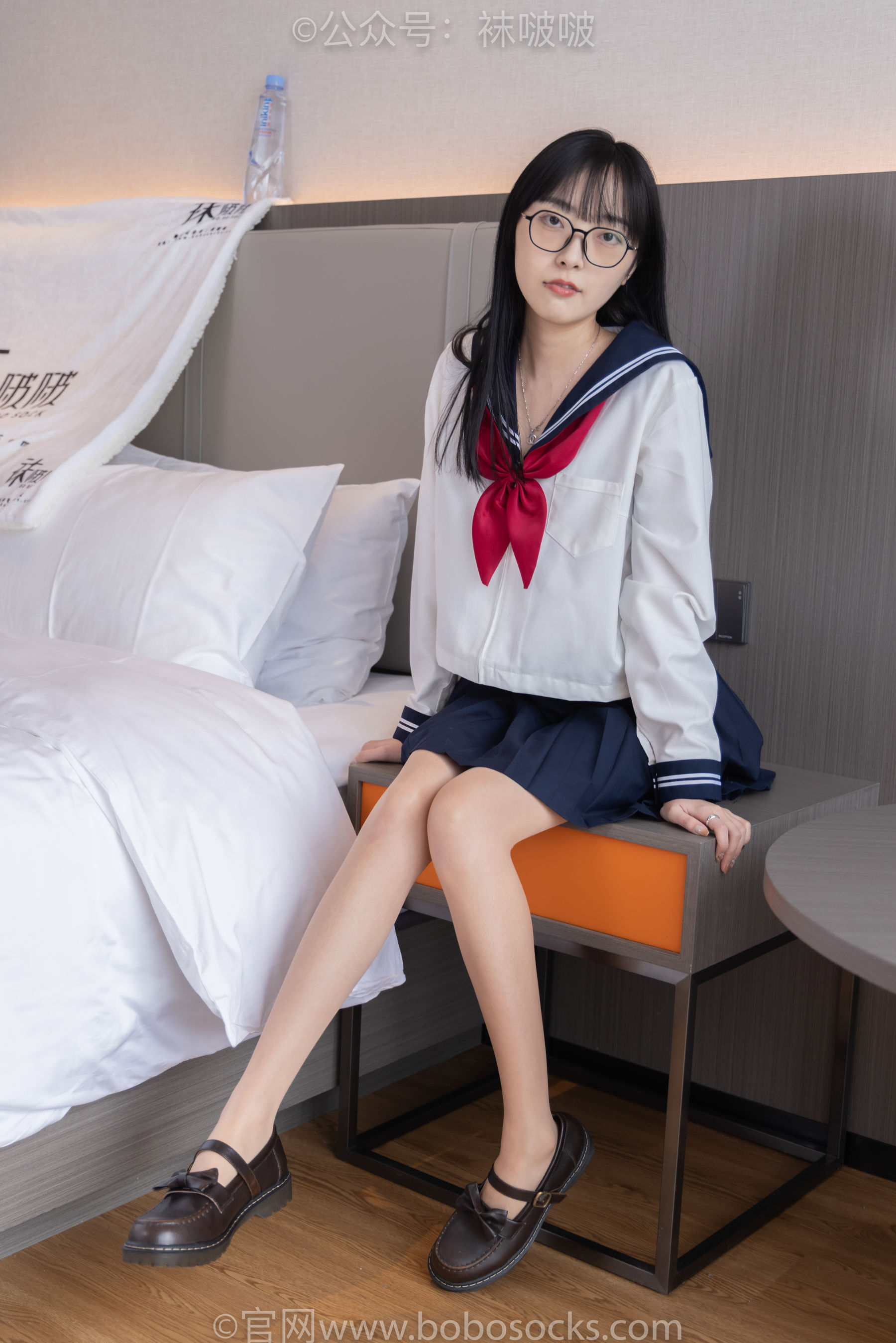 BoBoSocks袜啵啵 积分限定作品005 稚予-JK制服、皮鞋、油亮肉丝、踩蛋糕