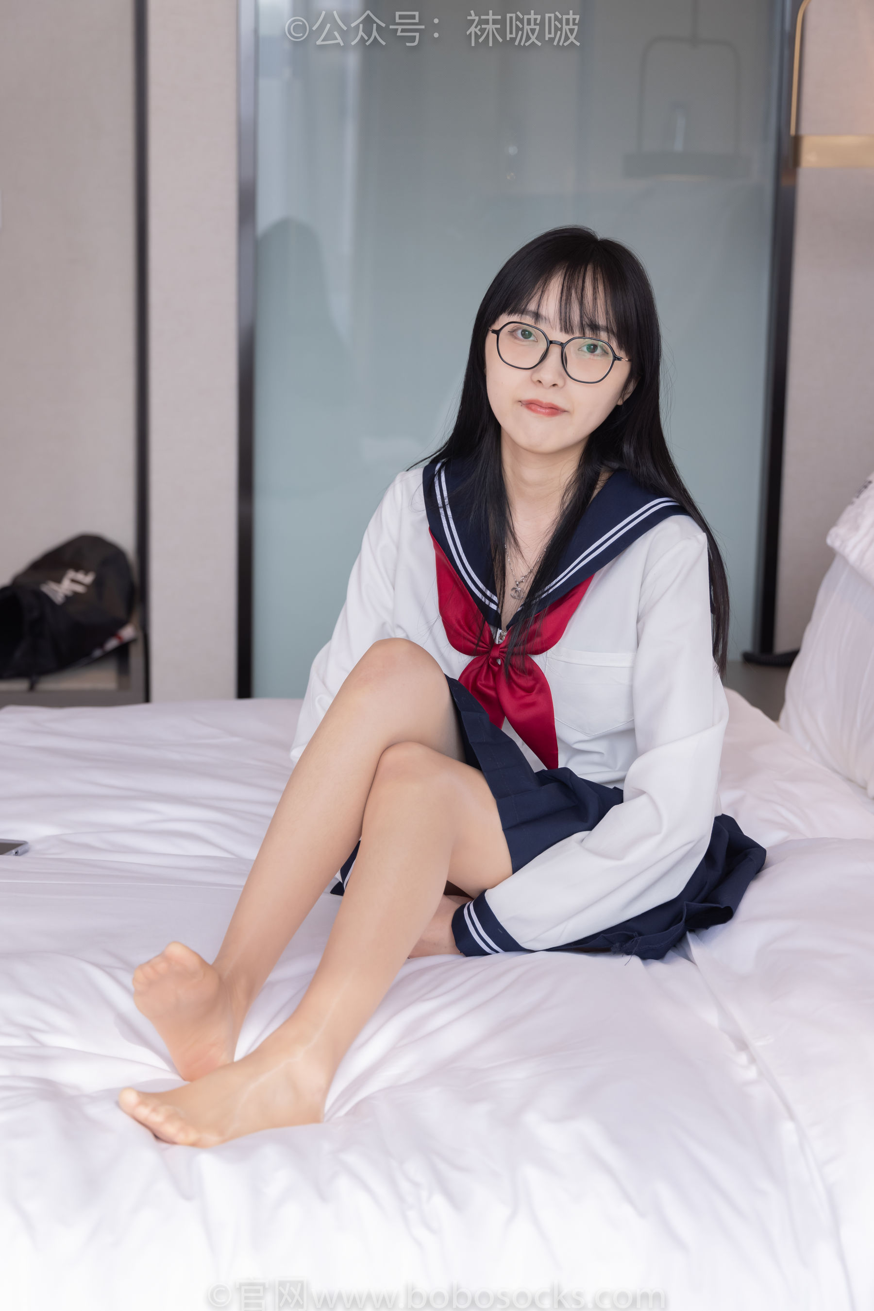 BoBoSocks袜啵啵 积分限定作品005 稚予-JK制服、皮鞋、油亮肉丝、踩蛋糕