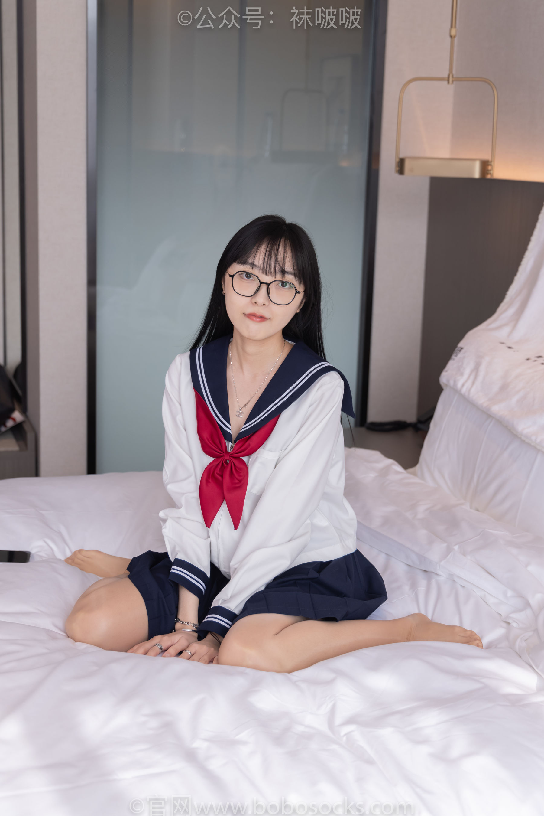 BoBoSocks袜啵啵 积分限定作品005 稚予-JK制服、皮鞋、油亮肉丝、踩蛋糕
