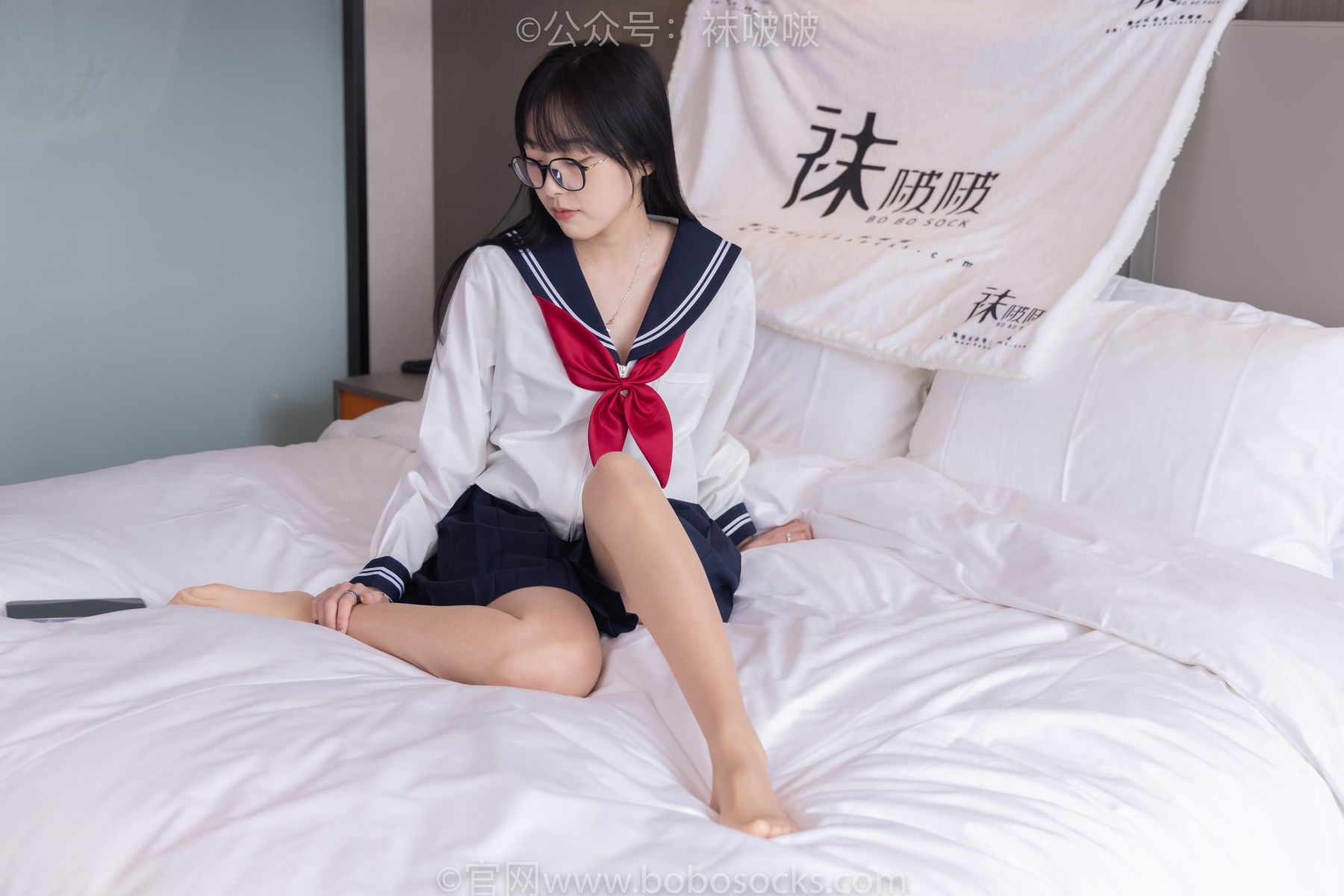 BoBoSocks袜啵啵 积分限定作品005 稚予-JK制服、皮鞋、油亮肉丝、踩蛋糕
