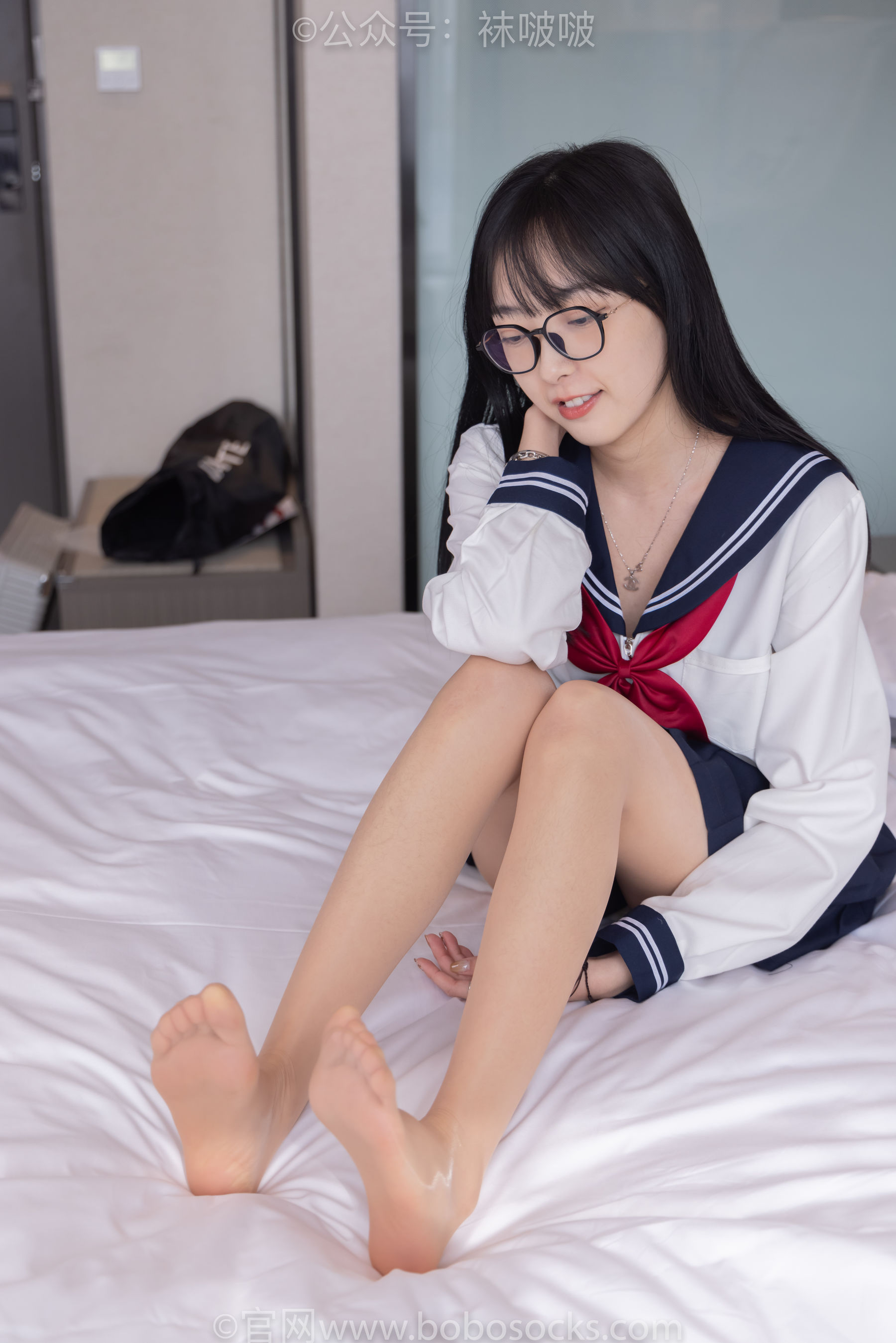 BoBoSocks袜啵啵 积分限定作品005 稚予-JK制服、皮鞋、油亮肉丝、踩蛋糕