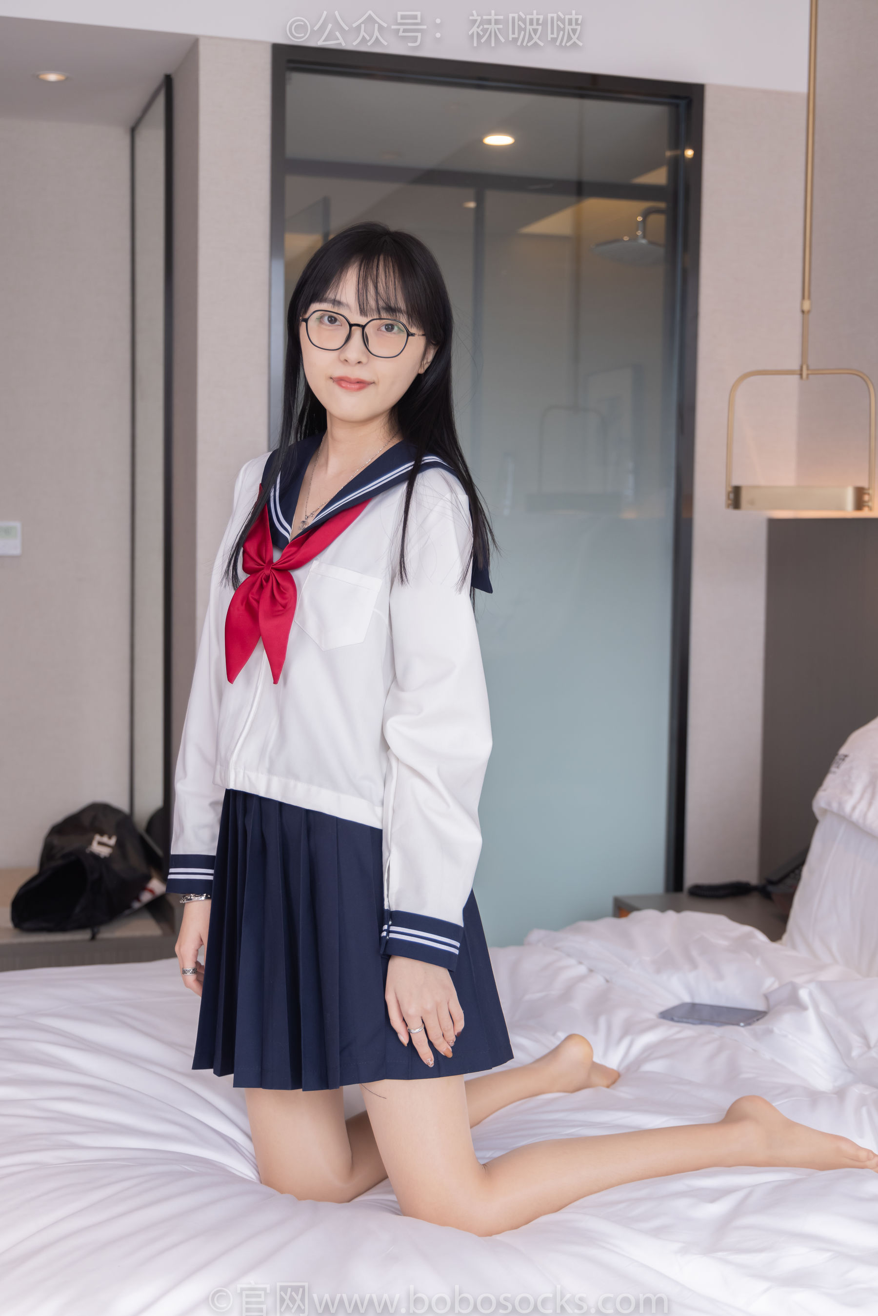BoBoSocks袜啵啵 积分限定作品005 稚予-JK制服、皮鞋、油亮肉丝、踩蛋糕
