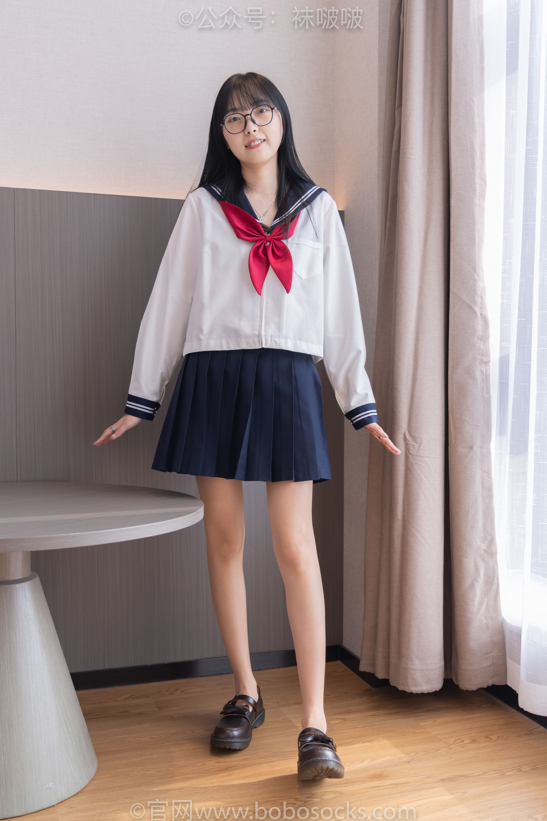 BoBoSocks袜啵啵 积分限定作品005 稚予-JK制服、皮鞋、油亮肉丝、踩蛋糕