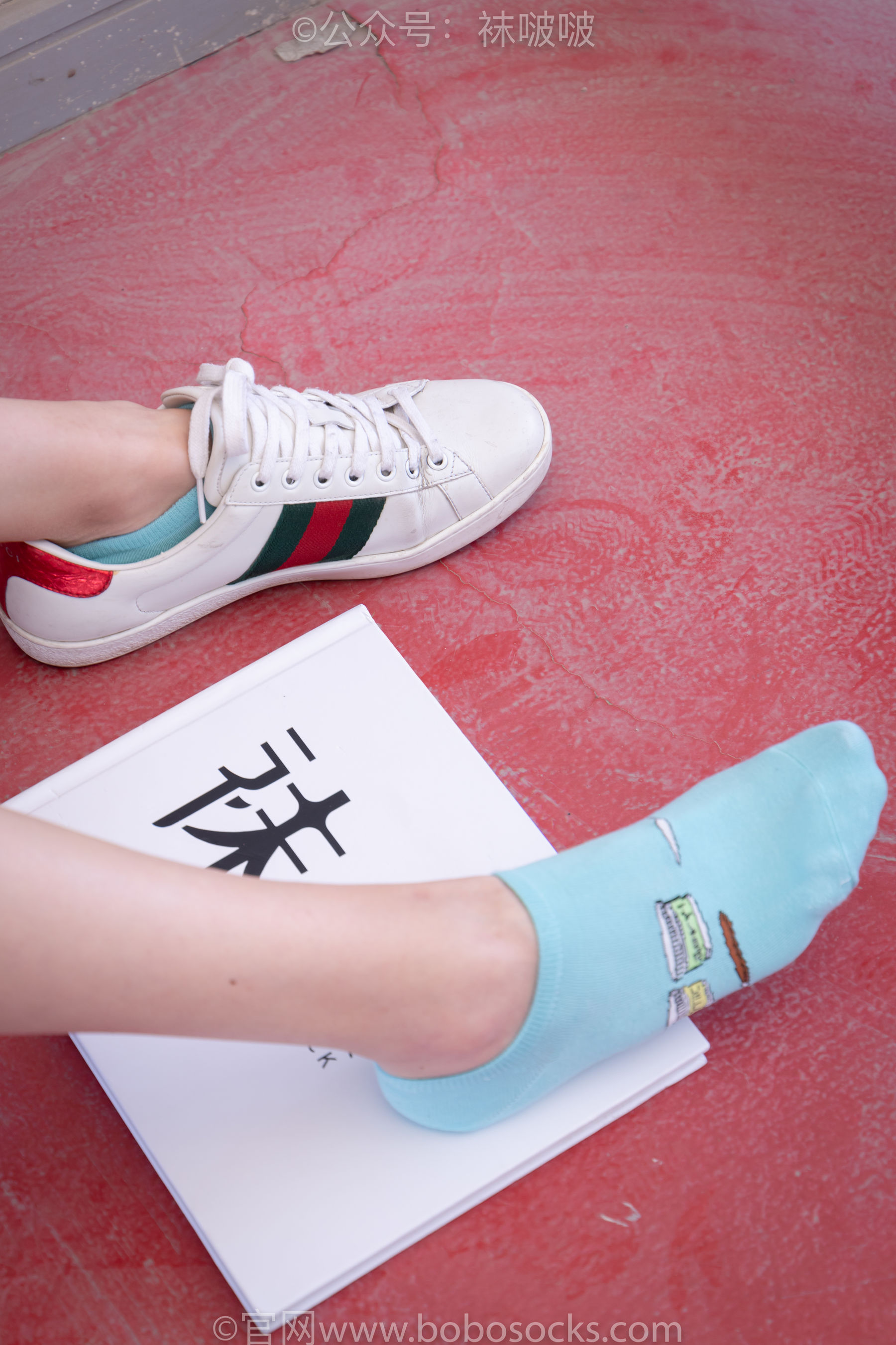 BoBoSocks袜啵啵 积分限定作品006 泡芙-板鞋、天蓝色短棉袜、裸足