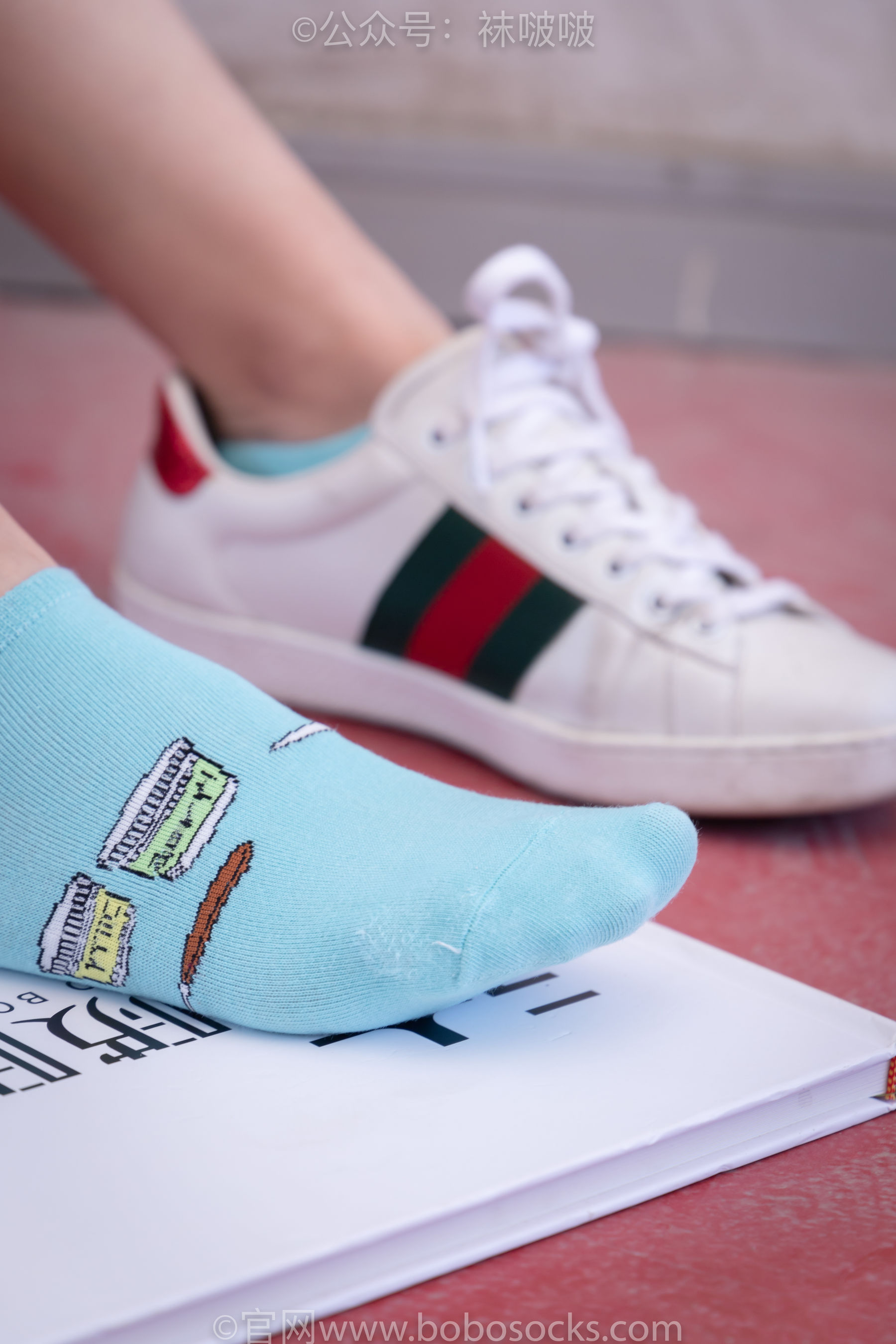 BoBoSocks袜啵啵 积分限定作品006 泡芙-板鞋、天蓝色短棉袜、裸足