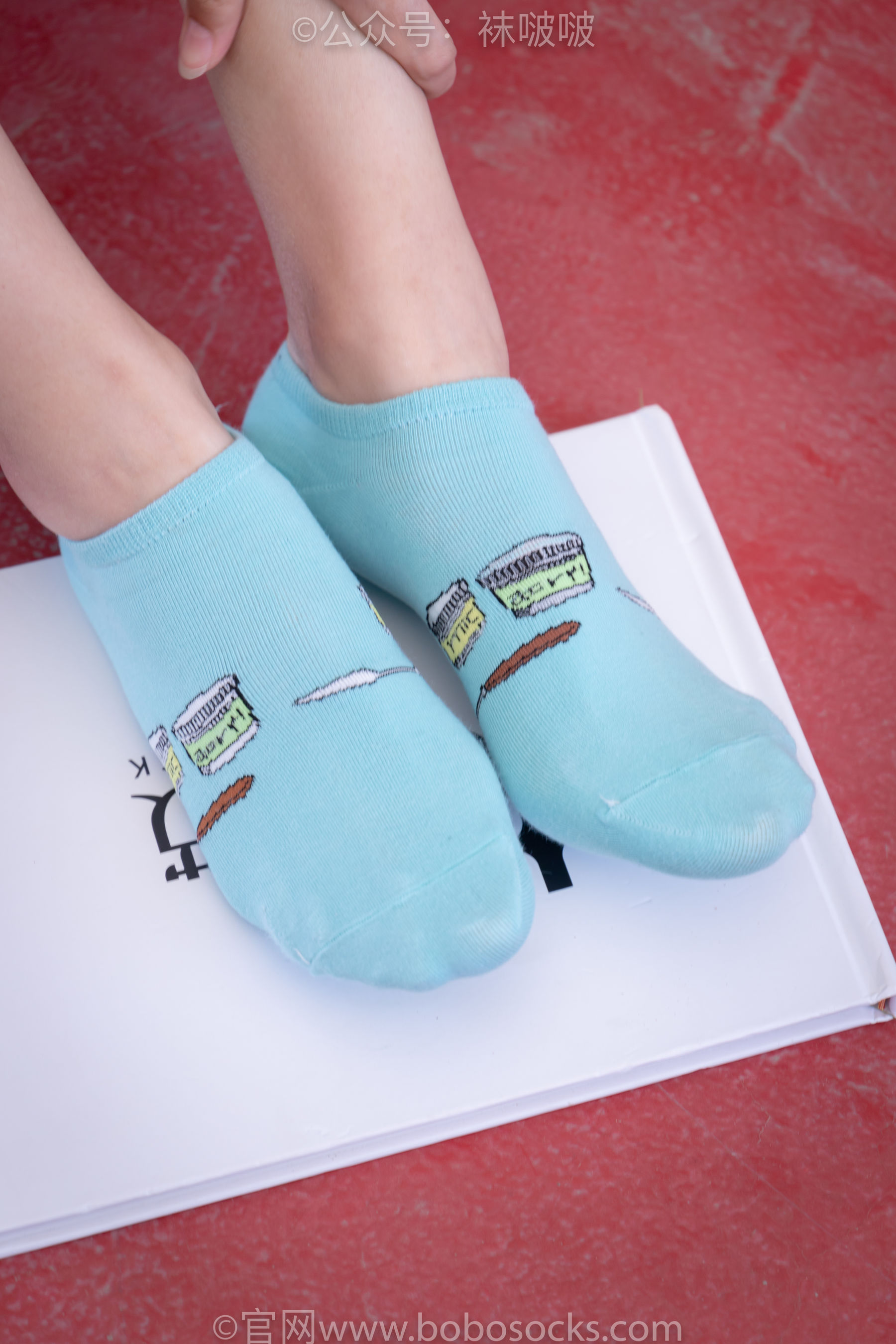 BoBoSocks袜啵啵 积分限定作品006 泡芙-板鞋、天蓝色短棉袜、裸足