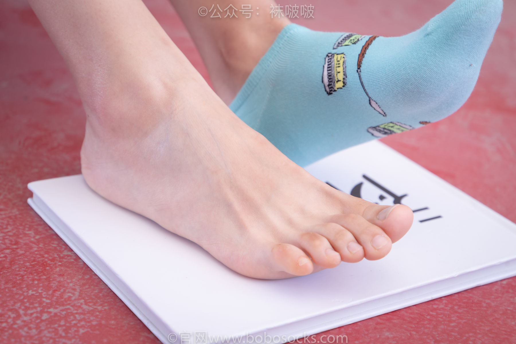 BoBoSocks袜啵啵 积分限定作品006 泡芙-板鞋、天蓝色短棉袜、裸足