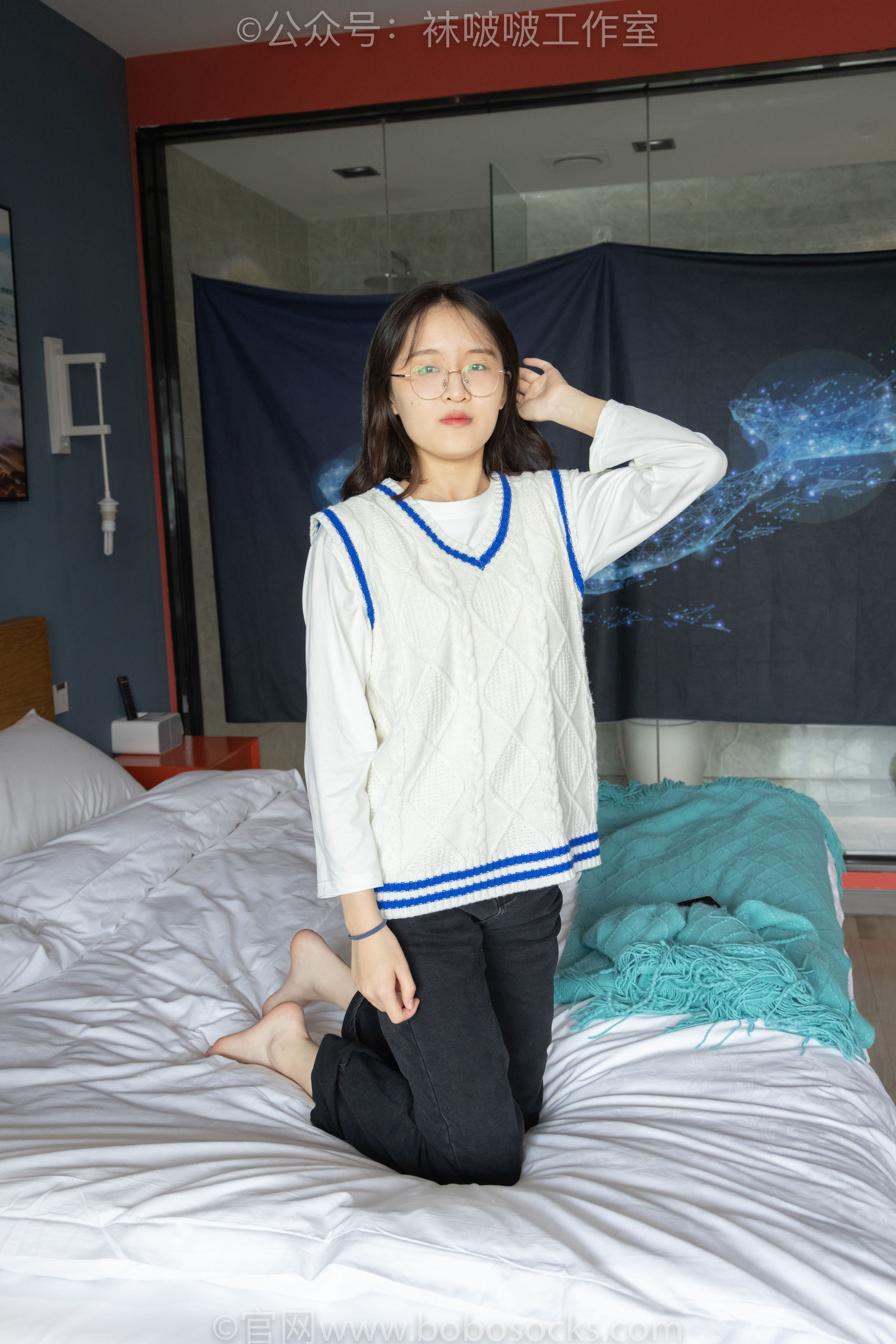 BoBoSocks袜啵啵 积分限定作品007 熊熊-运动鞋、白棉袜、裸足