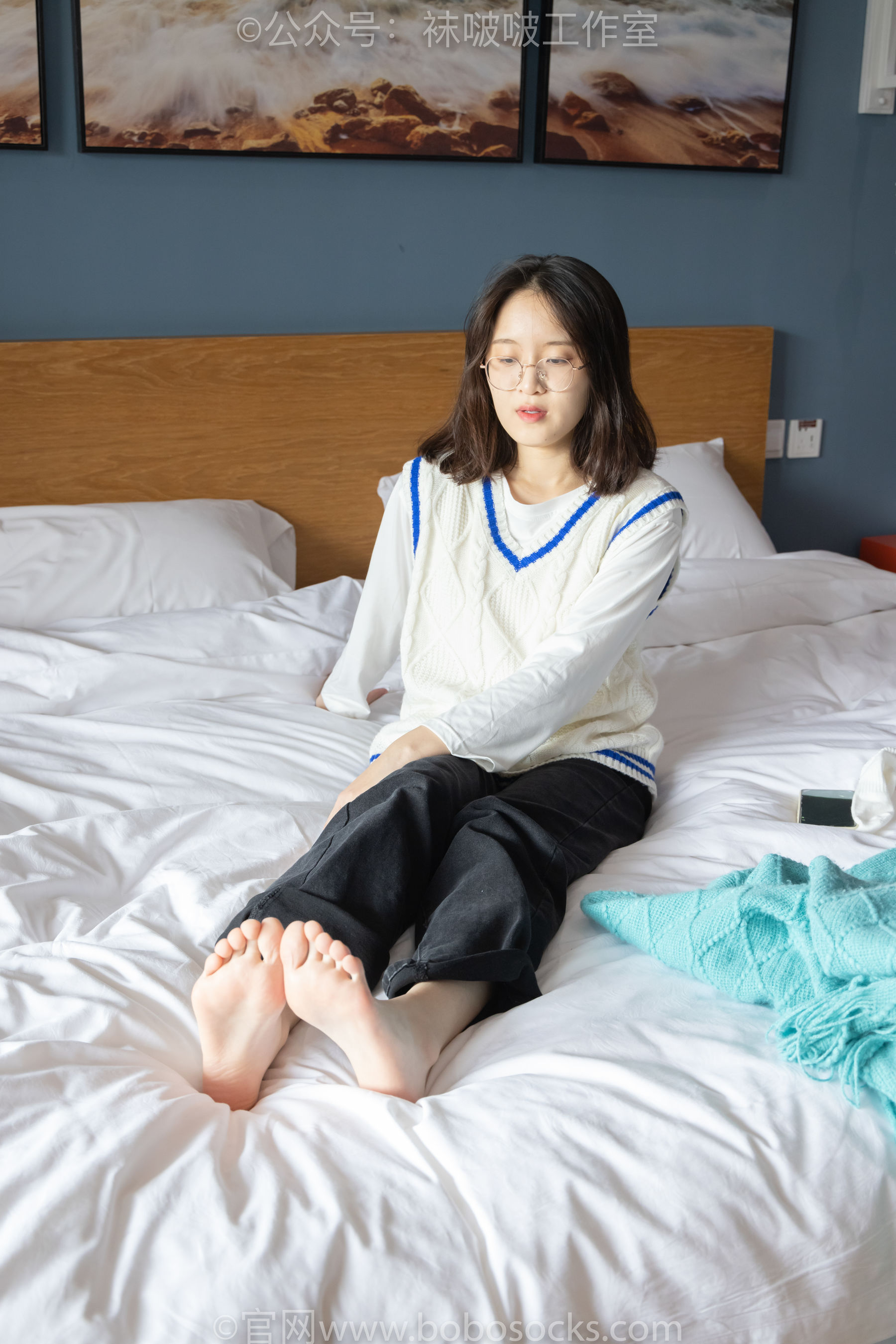 BoBoSocks袜啵啵 积分限定作品007 熊熊-运动鞋、白棉袜、裸足