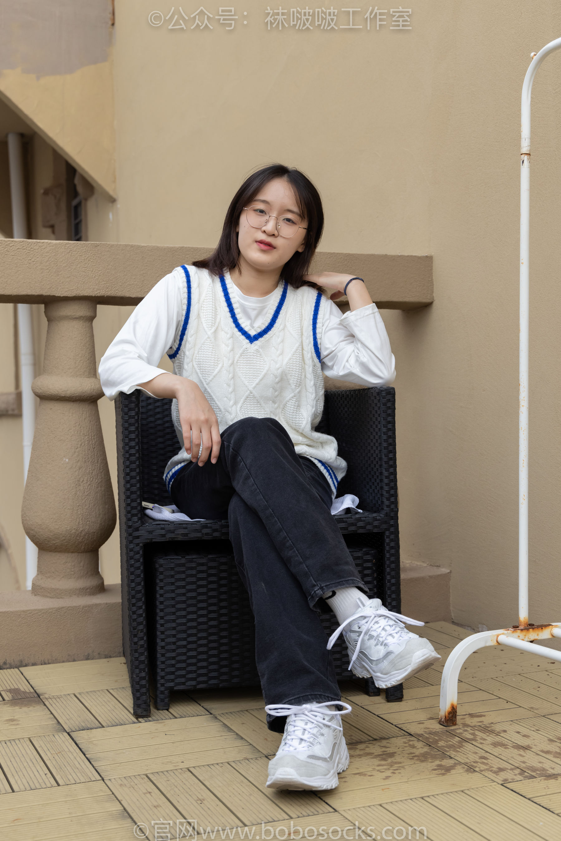 BoBoSocks袜啵啵 积分限定作品007 熊熊-运动鞋、白棉袜、裸足