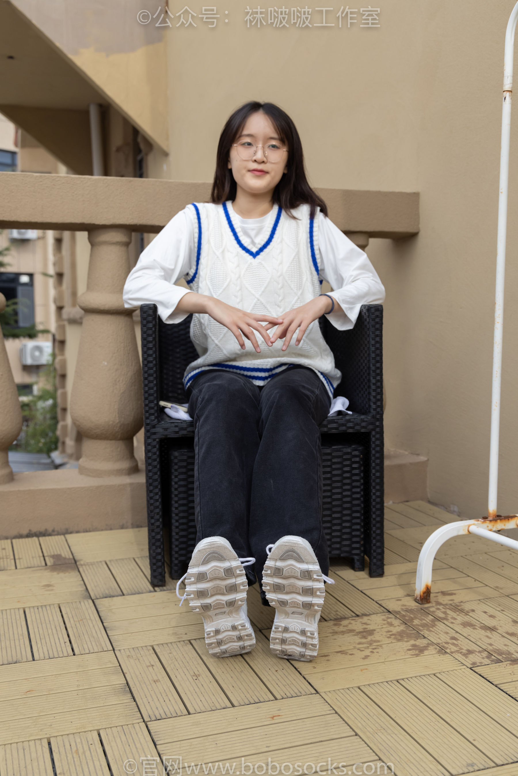 BoBoSocks袜啵啵 积分限定作品007 熊熊-运动鞋、白棉袜、裸足
