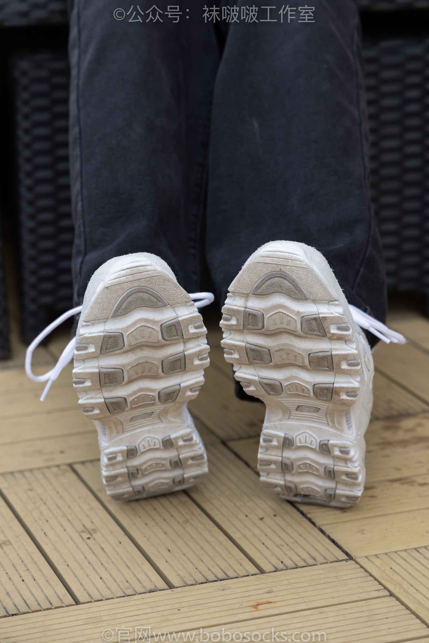 BoBoSocks袜啵啵 积分限定作品007 熊熊-运动鞋、白棉袜、裸足