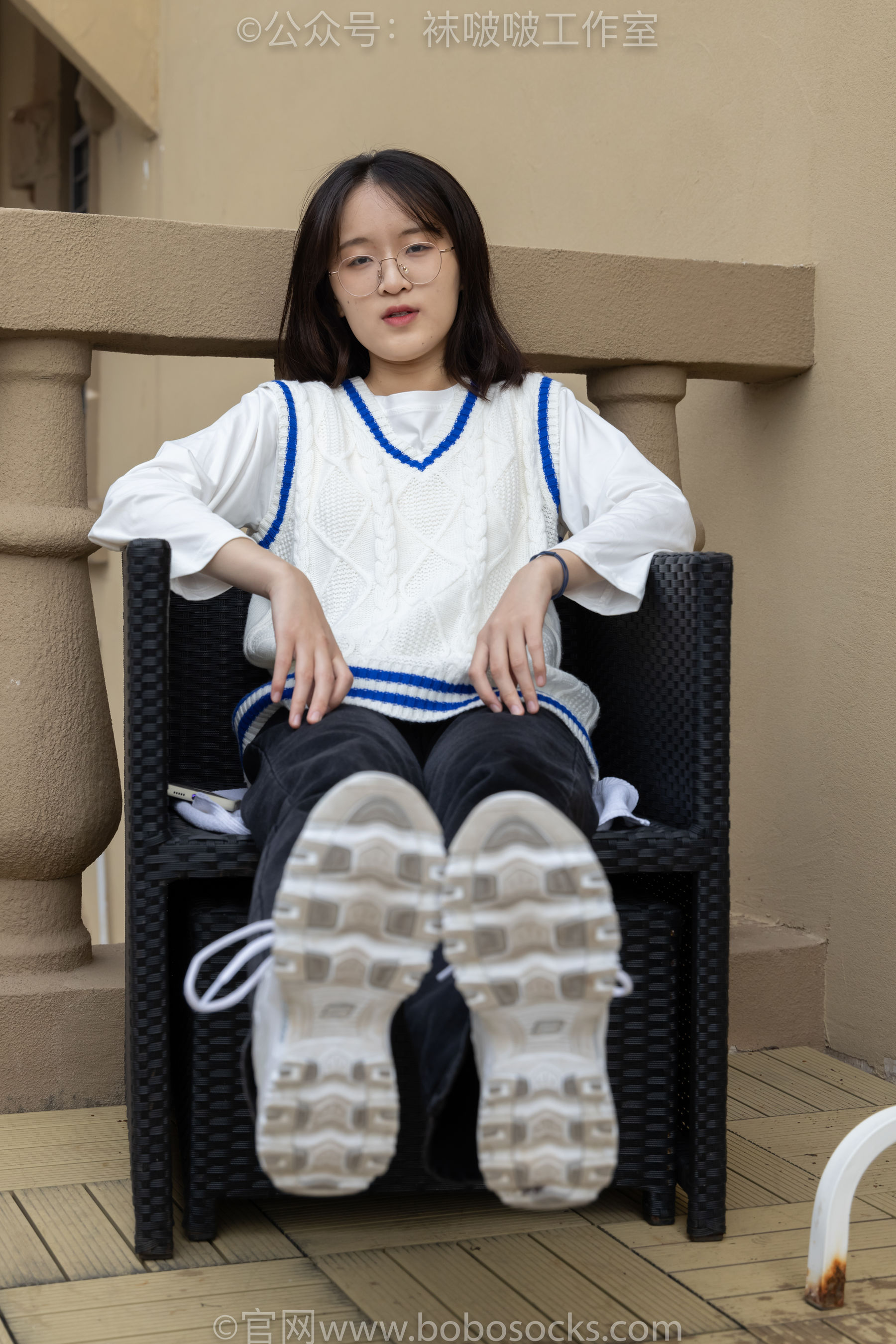BoBoSocks袜啵啵 积分限定作品007 熊熊-运动鞋、白棉袜、裸足