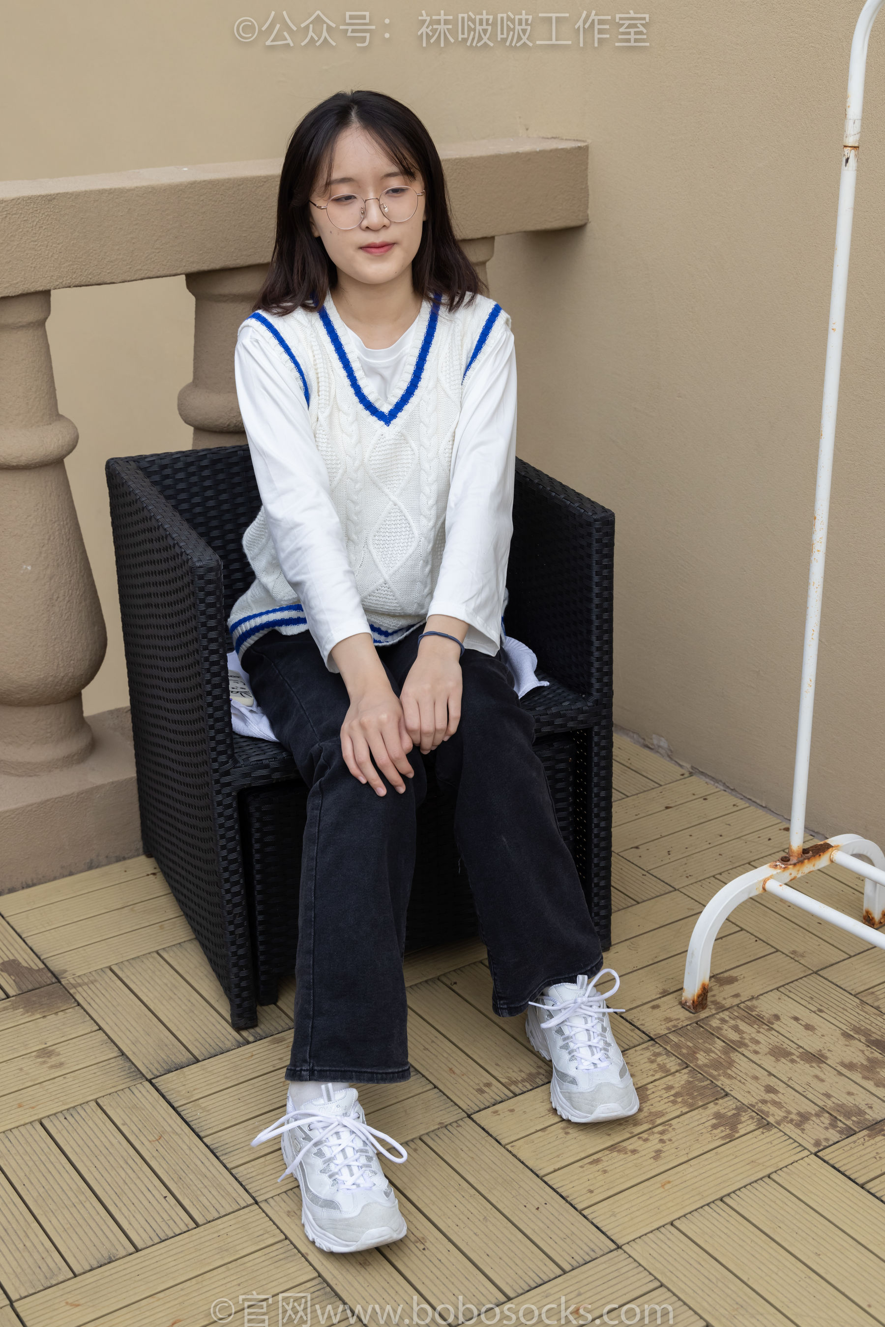 BoBoSocks袜啵啵 积分限定作品007 熊熊-运动鞋、白棉袜、裸足