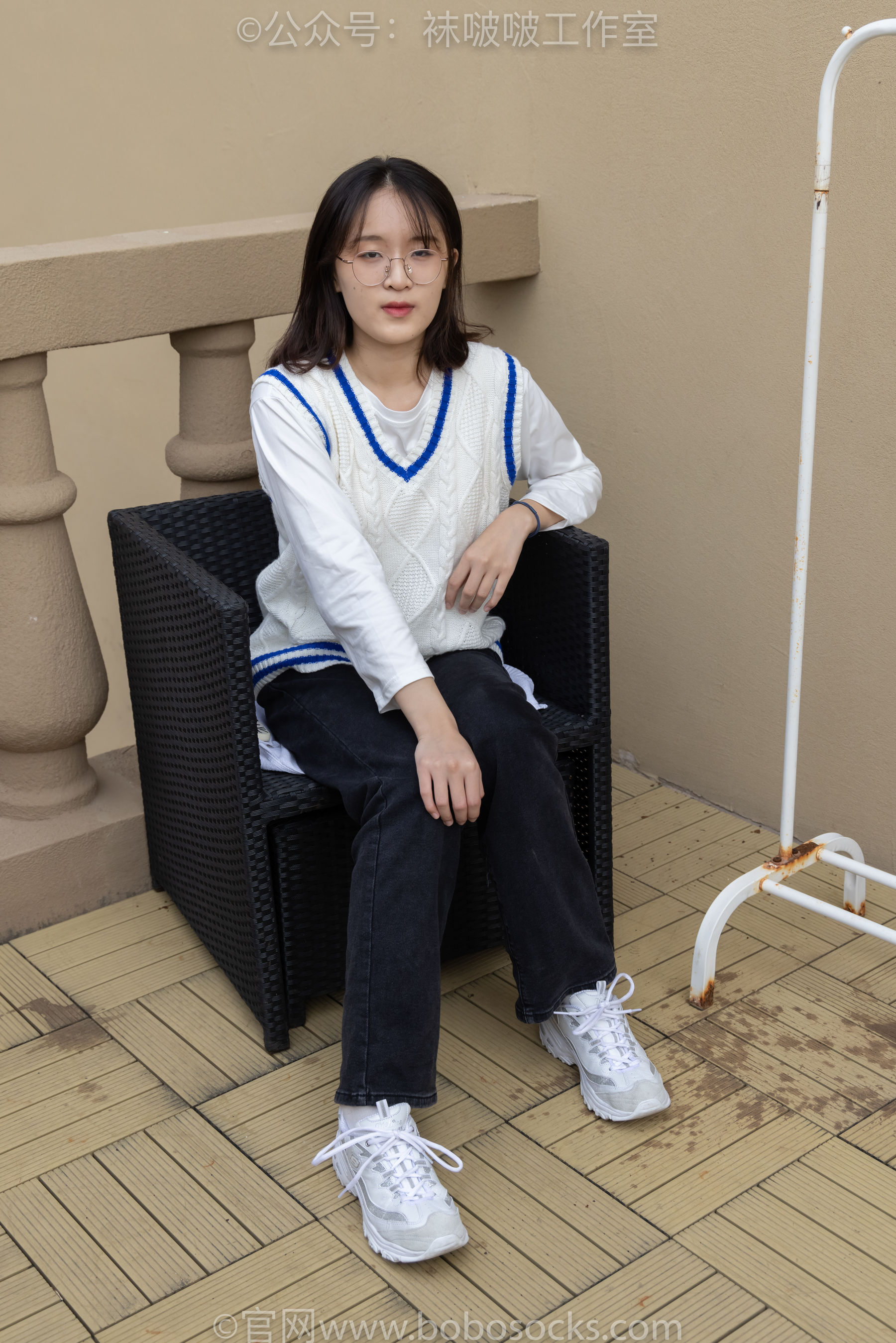 BoBoSocks袜啵啵 积分限定作品007 熊熊-运动鞋、白棉袜、裸足