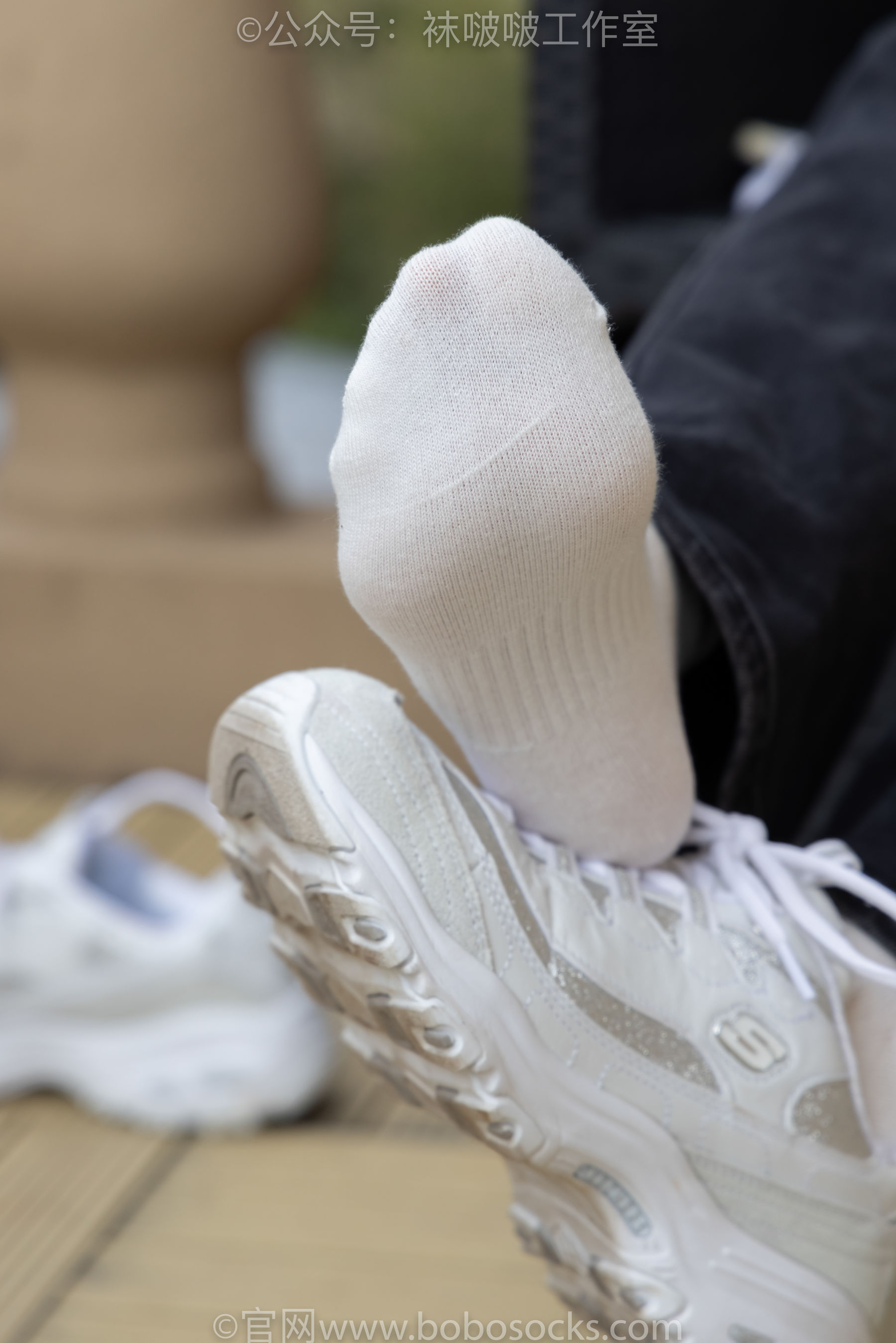 BoBoSocks袜啵啵 积分限定作品007 熊熊-运动鞋、白棉袜、裸足