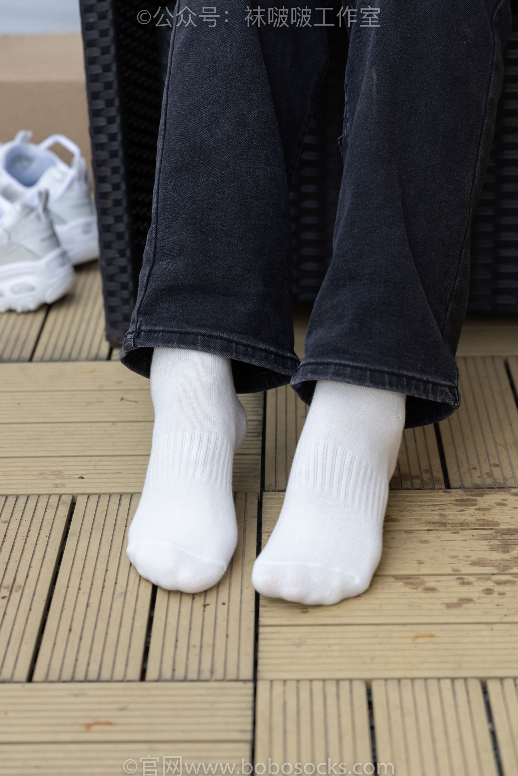 BoBoSocks袜啵啵 积分限定作品007 熊熊-运动鞋、白棉袜、裸足