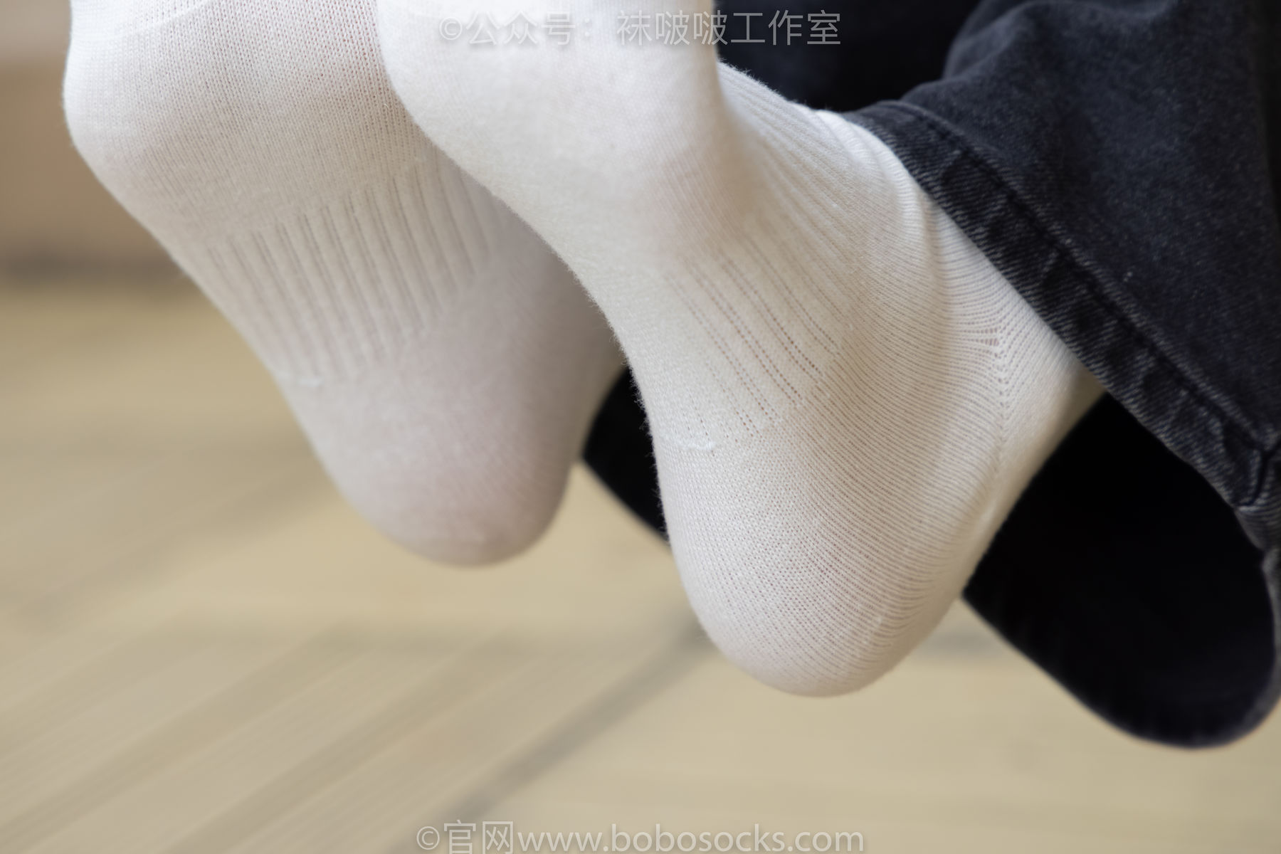 BoBoSocks袜啵啵 积分限定作品007 熊熊-运动鞋、白棉袜、裸足