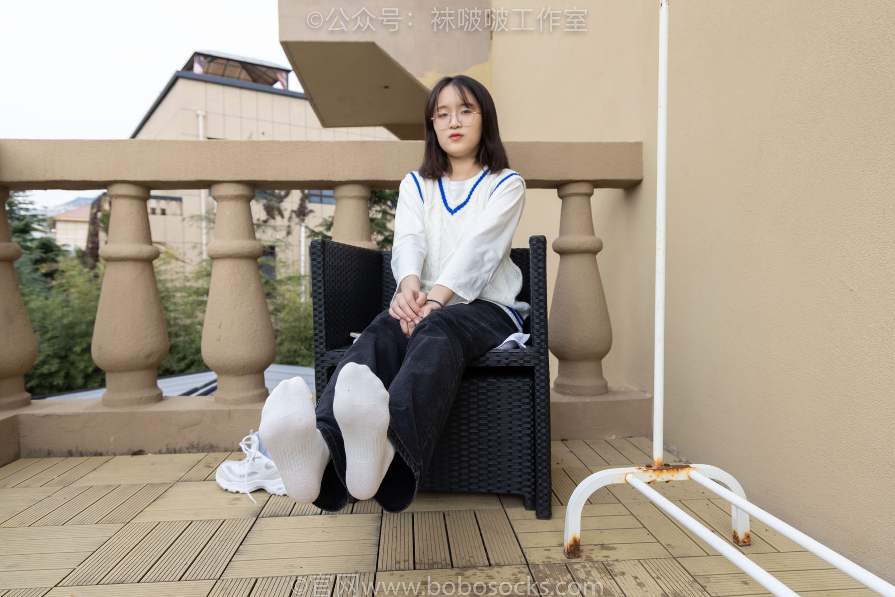 BoBoSocks袜啵啵 积分限定作品007 熊熊-运动鞋、白棉袜、裸足