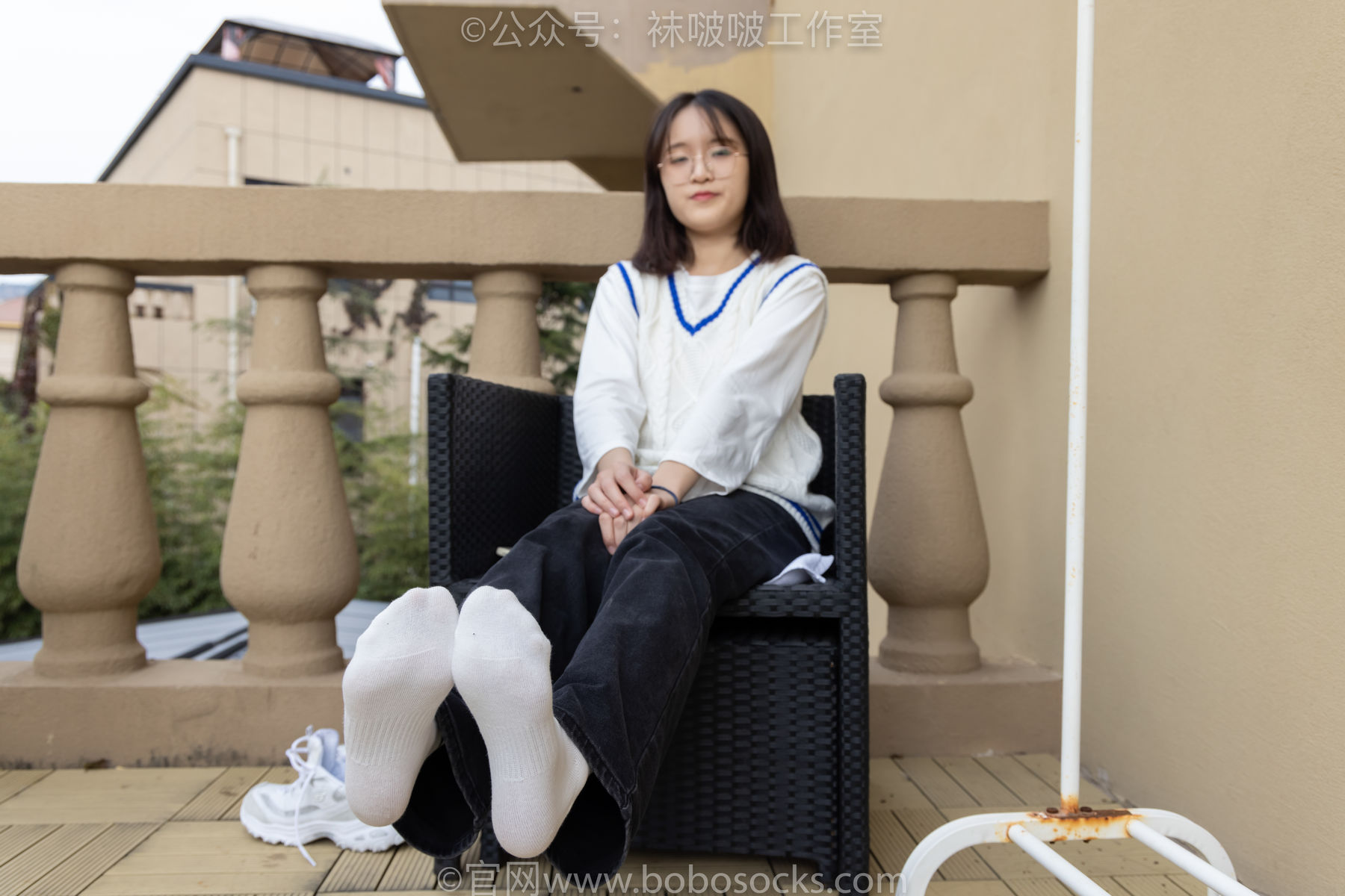 BoBoSocks袜啵啵 积分限定作品007 熊熊-运动鞋、白棉袜、裸足