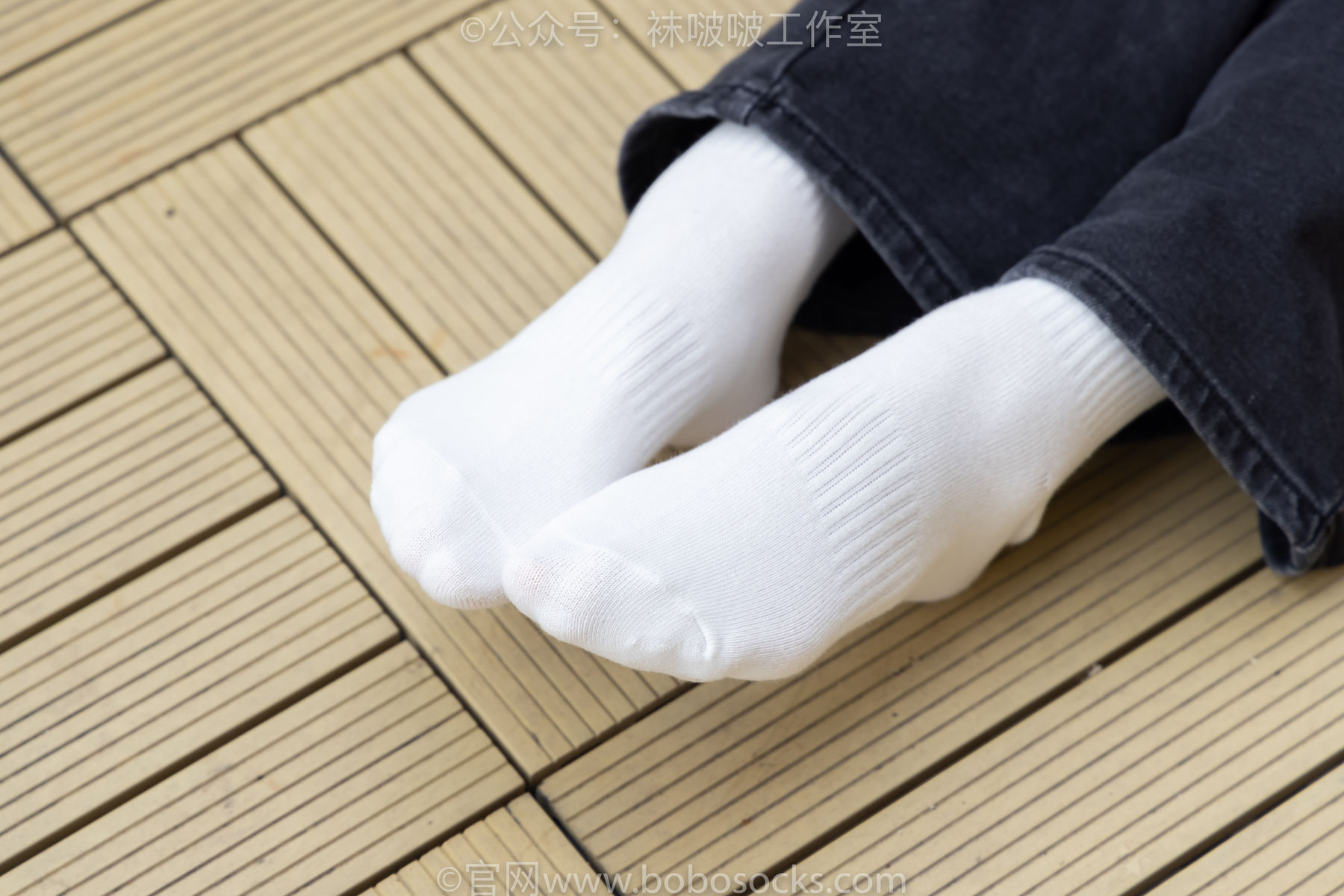 BoBoSocks袜啵啵 积分限定作品007 熊熊-运动鞋、白棉袜、裸足