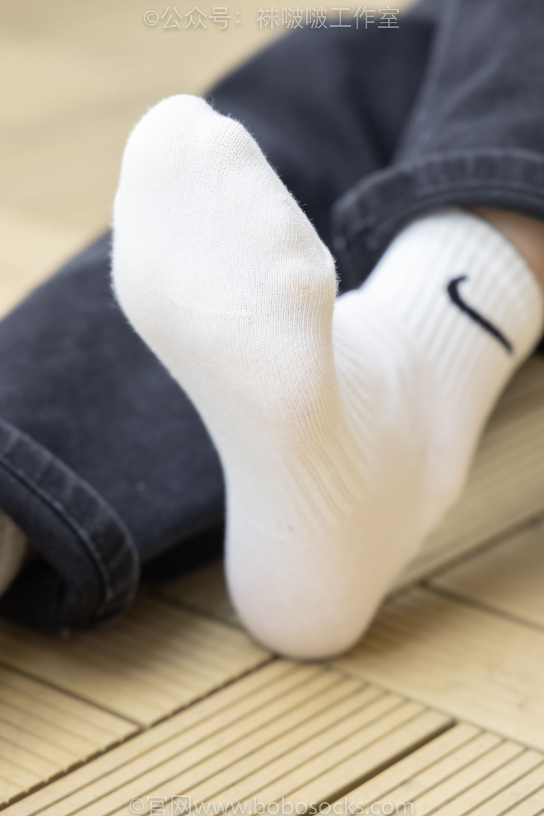 BoBoSocks袜啵啵 积分限定作品007 熊熊-运动鞋、白棉袜、裸足