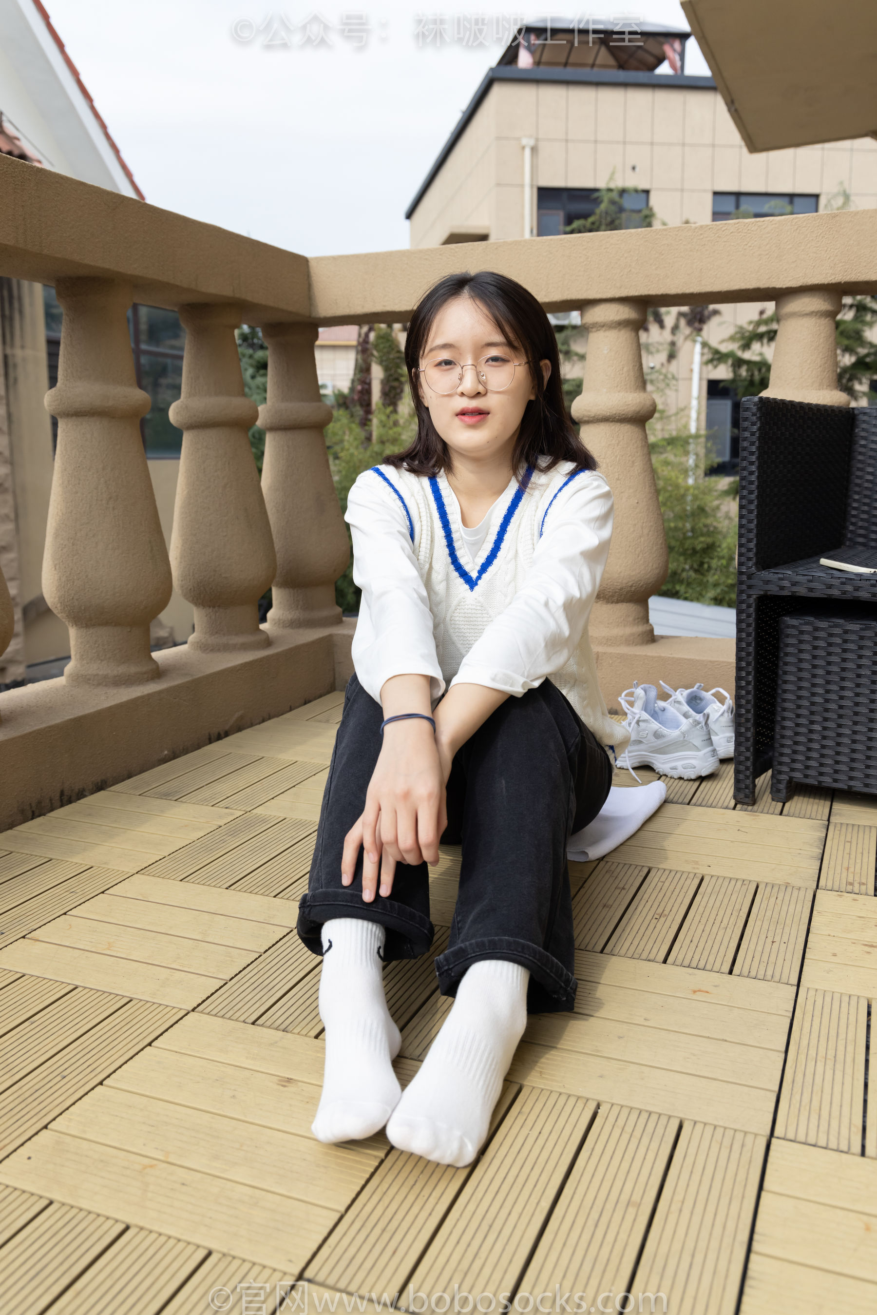 BoBoSocks袜啵啵 积分限定作品007 熊熊-运动鞋、白棉袜、裸足