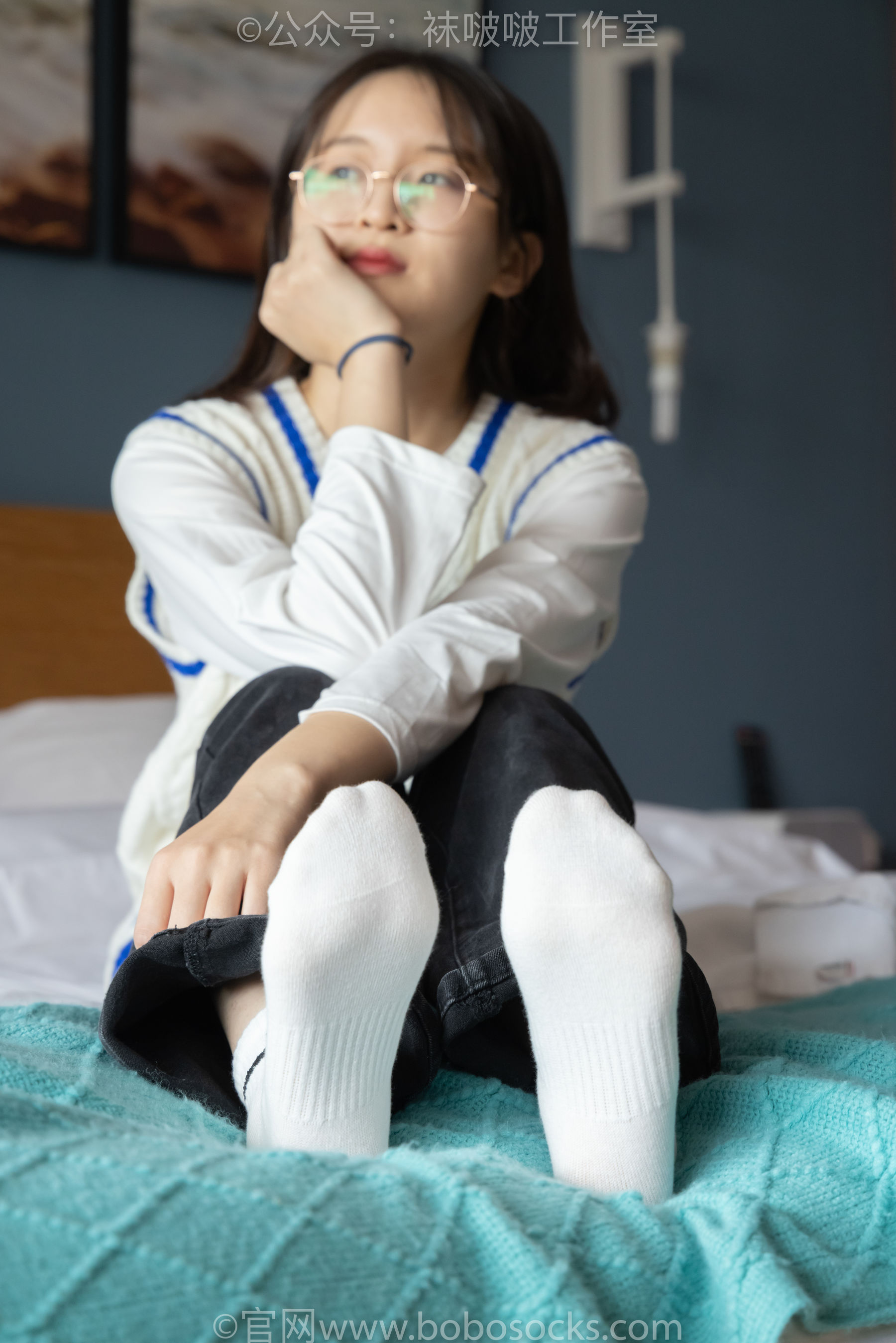 BoBoSocks袜啵啵 积分限定作品007 熊熊-运动鞋、白棉袜、裸足