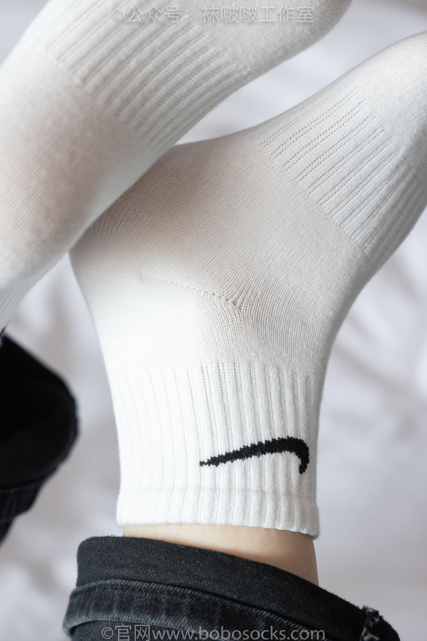 BoBoSocks袜啵啵 积分限定作品007 熊熊-运动鞋、白棉袜、裸足