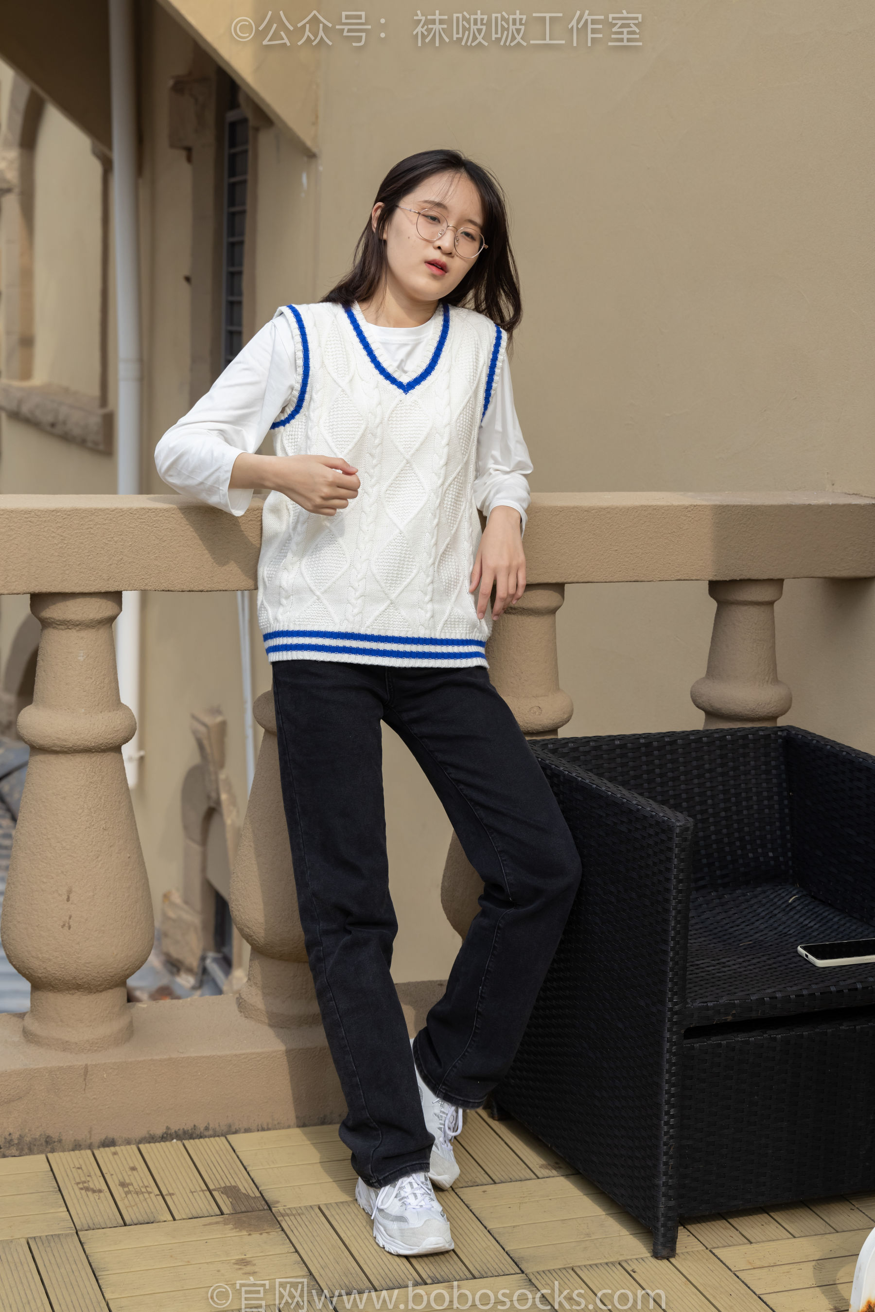 BoBoSocks袜啵啵 积分限定作品007 熊熊-运动鞋、白棉袜、裸足