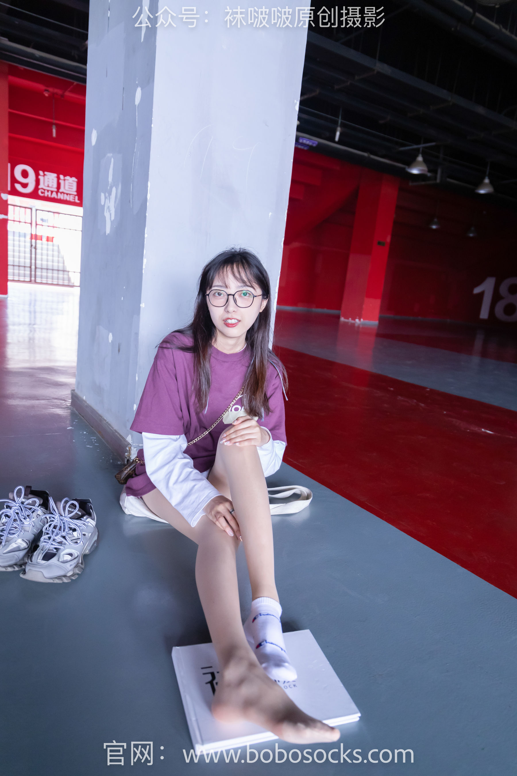 BoBoSocks袜啵啵 积分限定作品010 稚予-巴黎世家运动鞋、白棉袜、肉丝