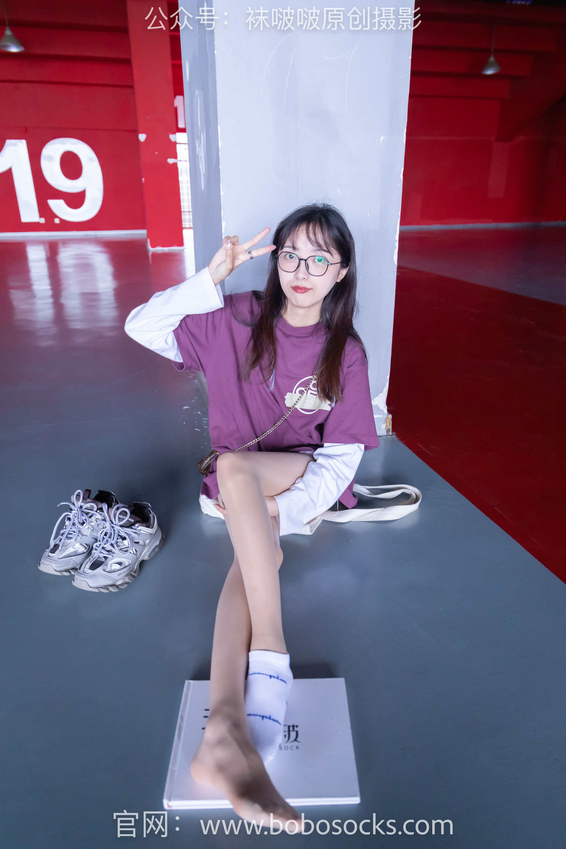 BoBoSocks袜啵啵 积分限定作品010 稚予-巴黎世家运动鞋、白棉袜、肉丝