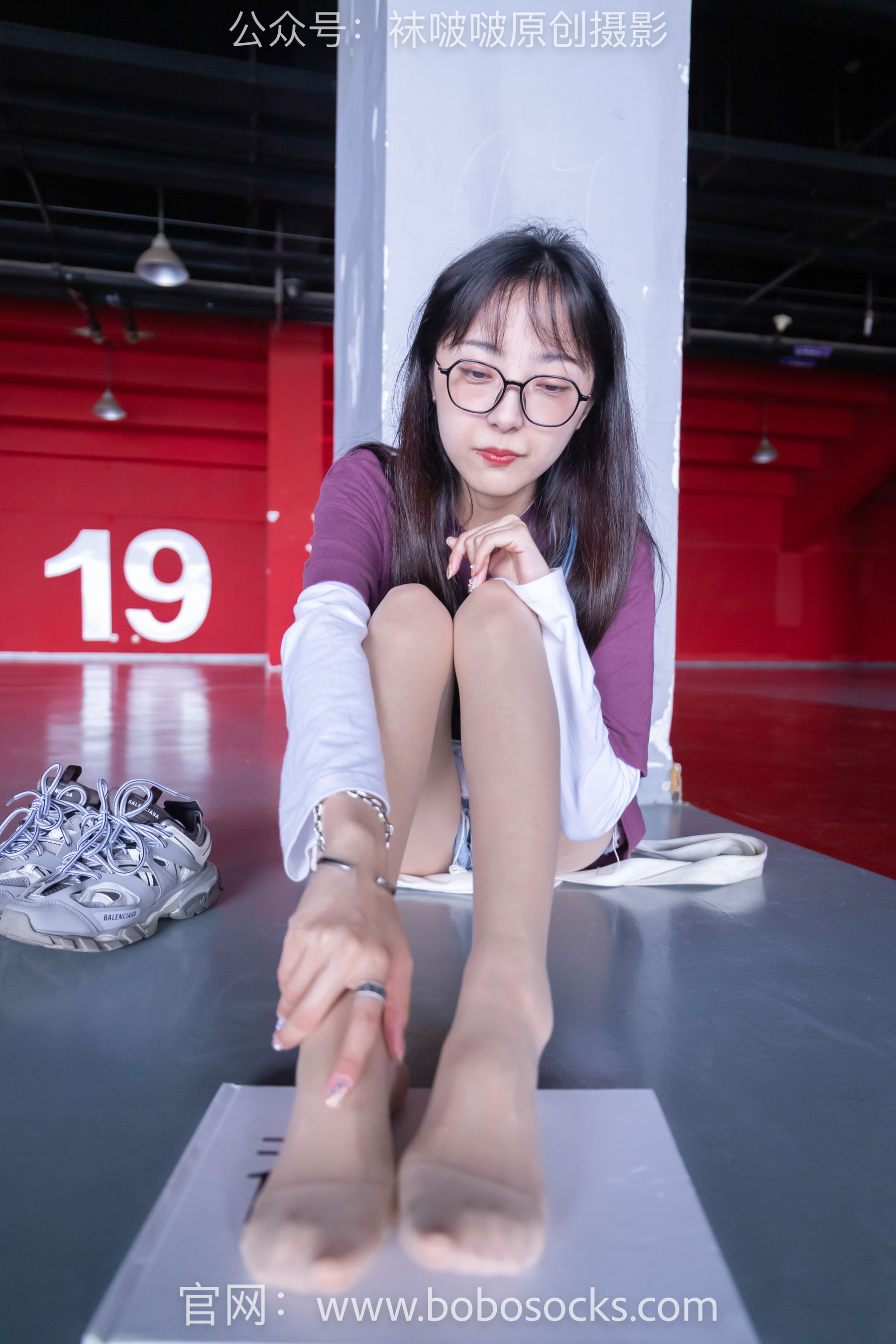 BoBoSocks袜啵啵 积分限定作品010 稚予-巴黎世家运动鞋、白棉袜、肉丝